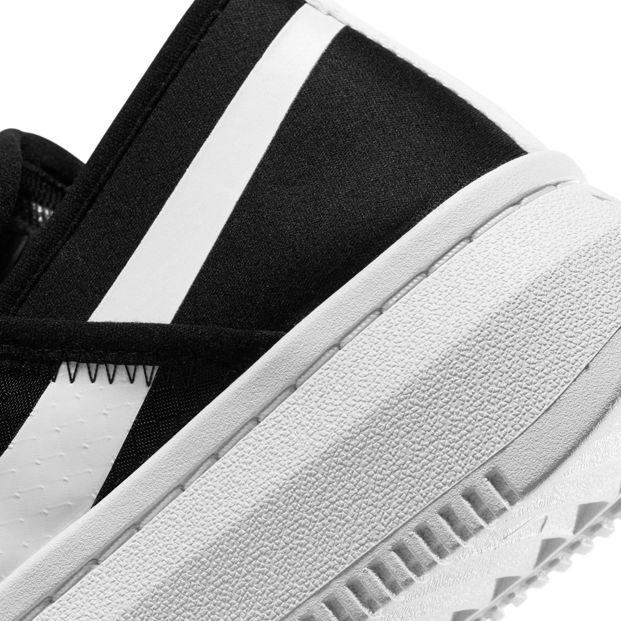 nike women's court vision alta black white