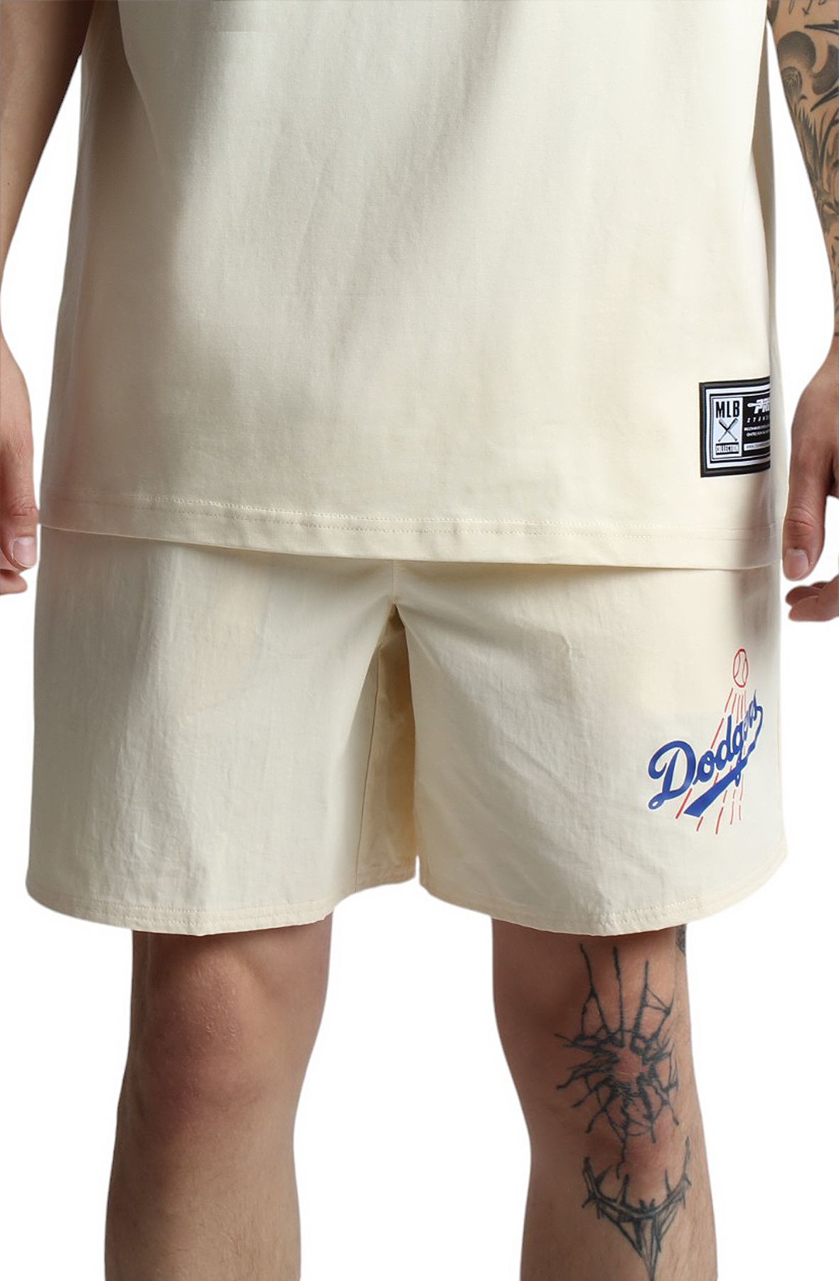 【MLB】★関税込★Varsity vintage color graphic T★男女兼用 New Era Los Angeles Dodgers Kanji Oversized Mens Short