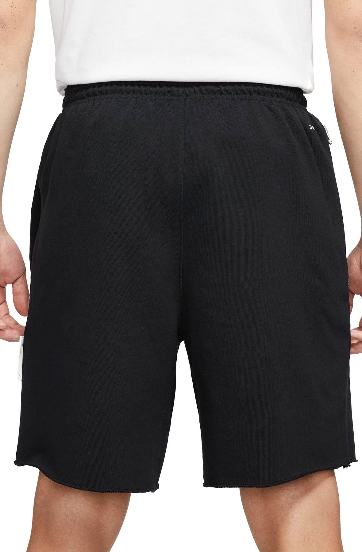 NIKE Standard Issue Basketball Shorts DD5040 010 Shiekh