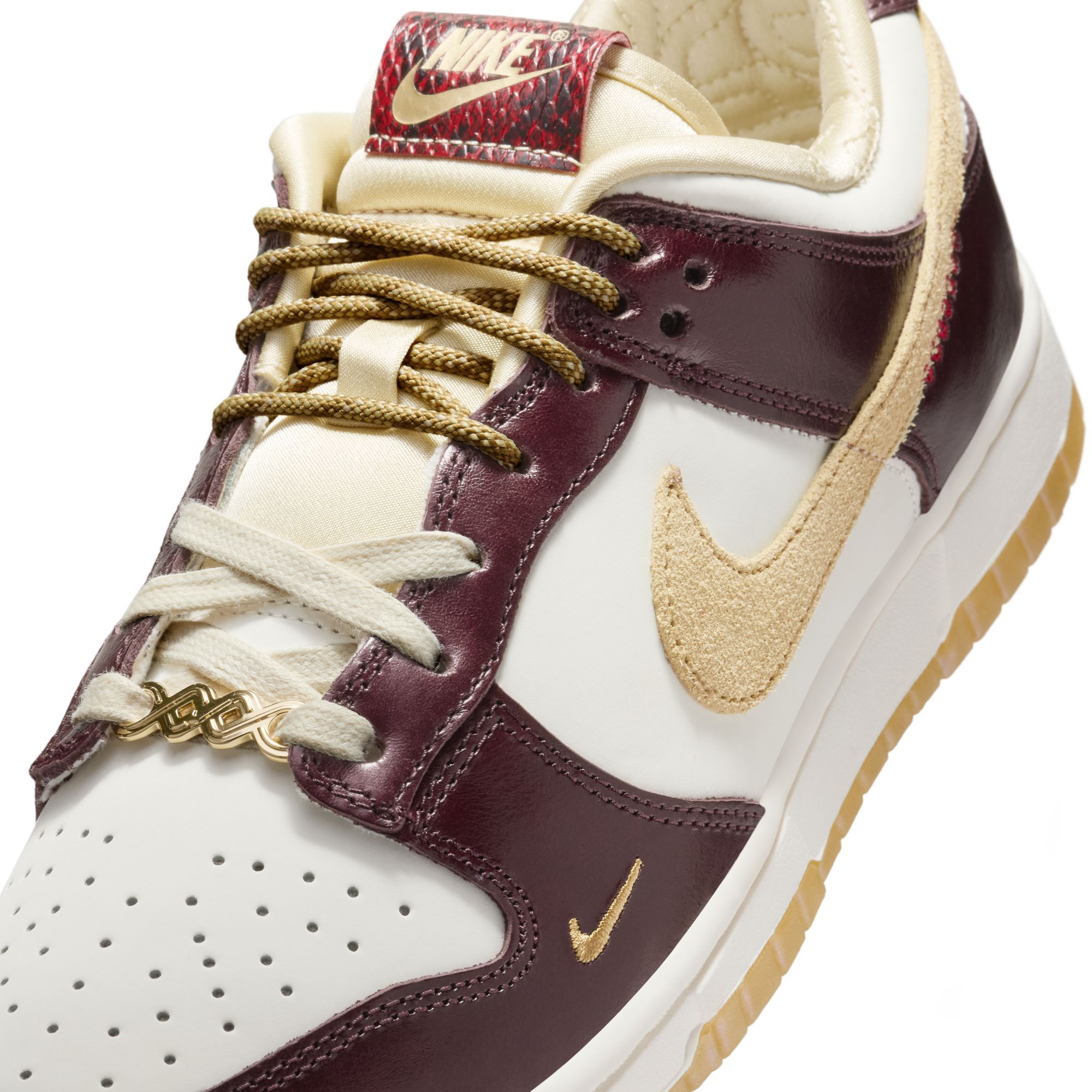 NIKE Women's Dunk Low LX HV5991 171 - Shiekh