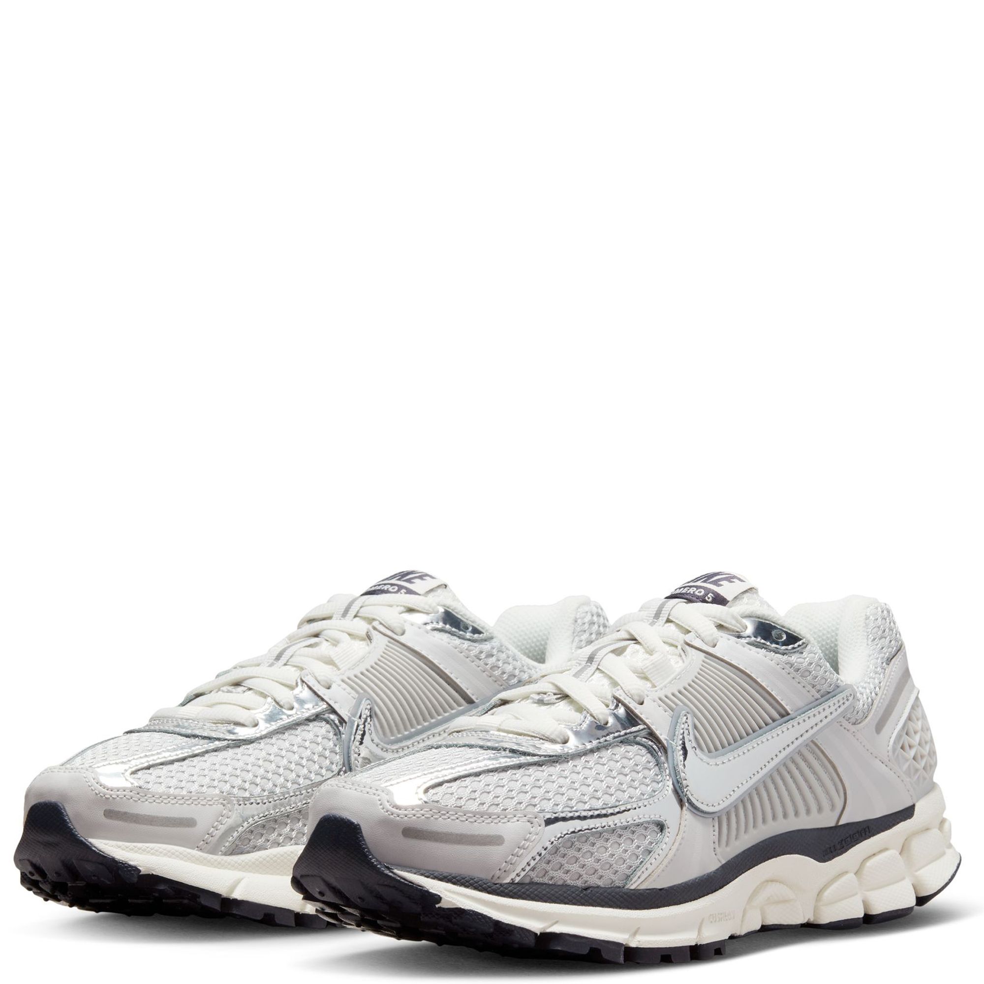 ★Nike★ Zoom Vomero 5 W Photon Dust Grid Iron Sail Chrome F Amazon.com | Nike Women's Zoom Vomero 5 Sneakers, Photon