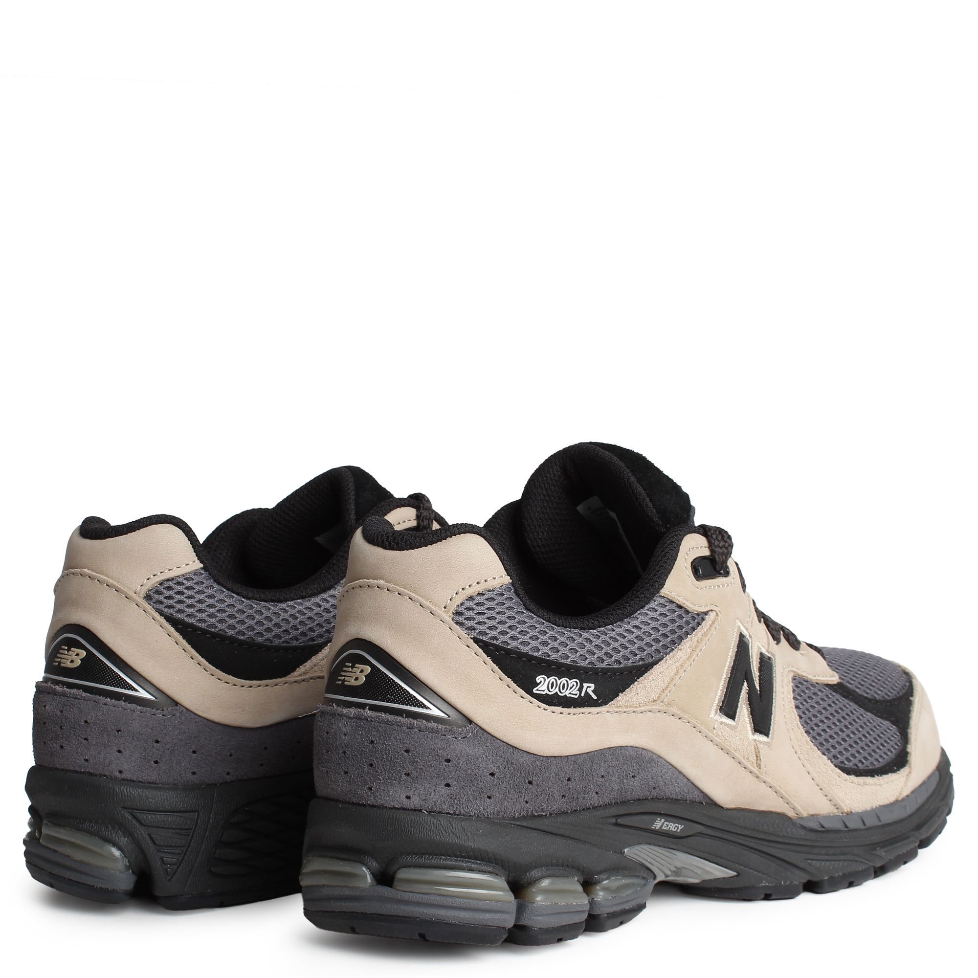 NEW BALANCE 2002R U20026PU - Shiekh