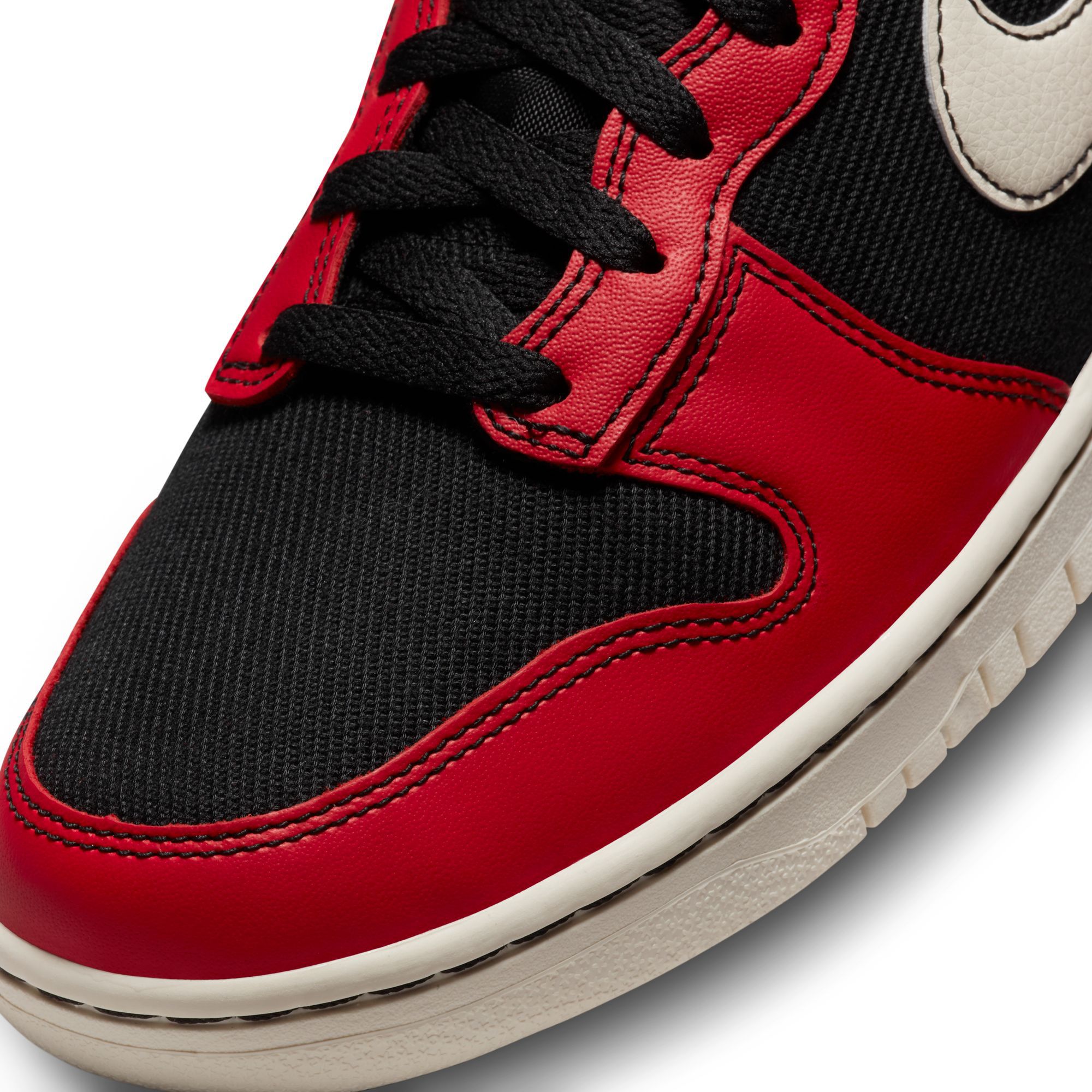 Nike Dunk High Retro SE Black / Pale Ivory - University Red