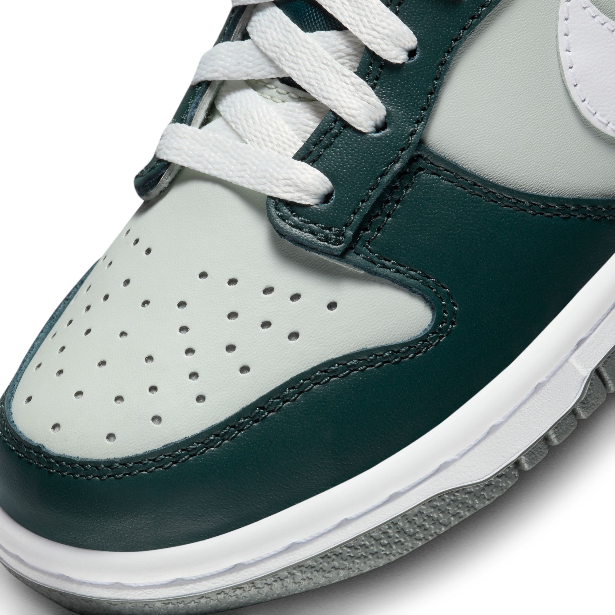 NIKE Grade School Dunk Low FB9109 300 - Shiekh