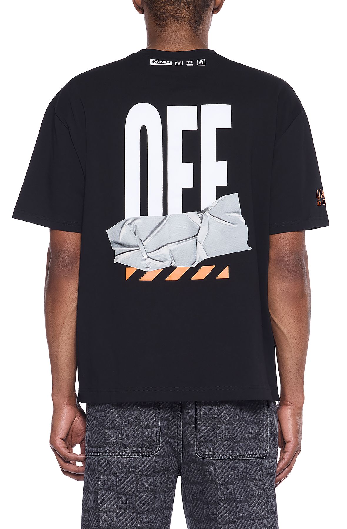 LAB CO OFF WHITE Duty T-shirt 44LABF26T082-001 - Shiekh