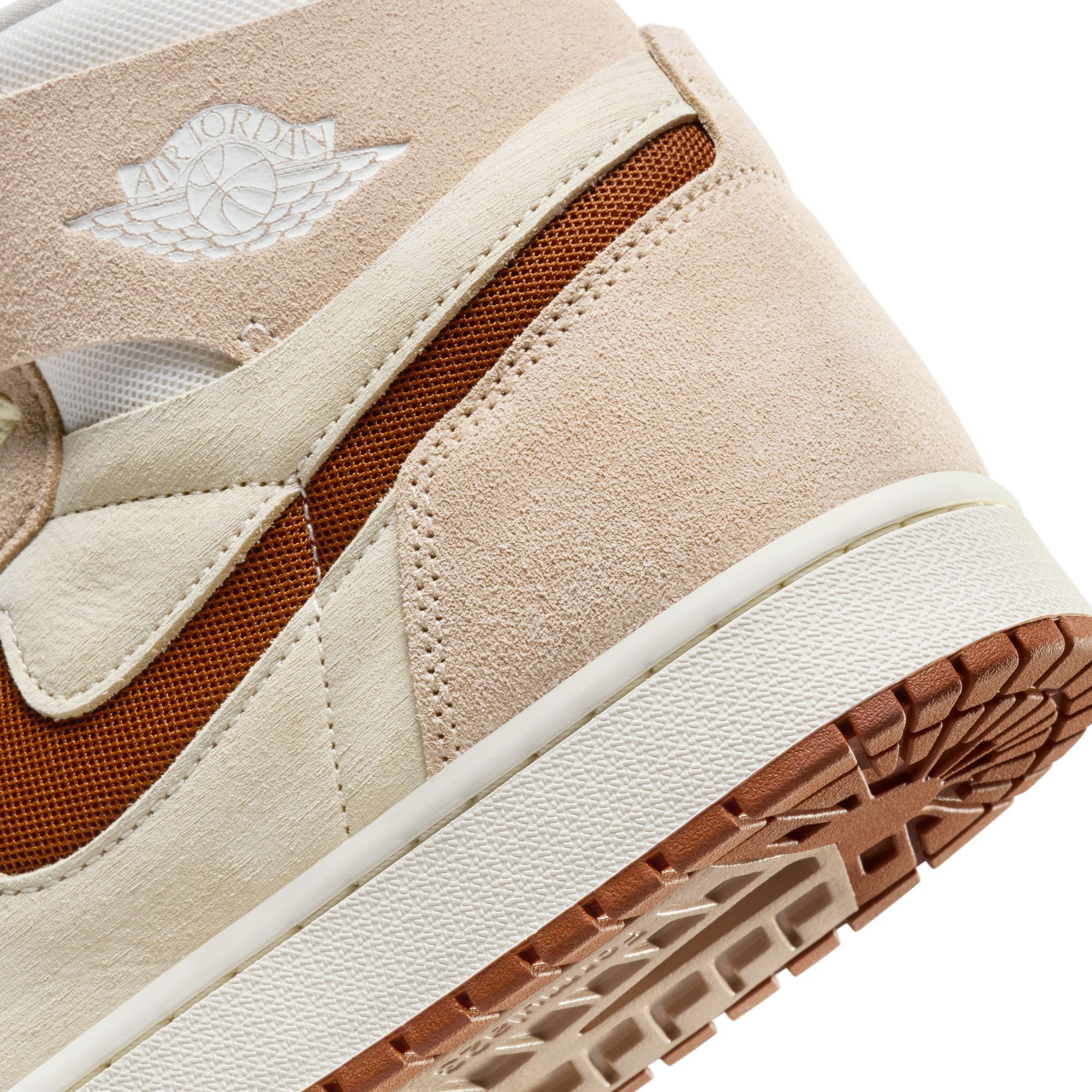 NWT Nike Air Jordan 1 Zoom CMFT 2 Men’s Shoes Sail/Legend Medium Brown Size 13 Air Jordan 1 Zoom CMFT 2 LEGEND COFFEE 2024 OFFICIAL LOOK +  main image 3