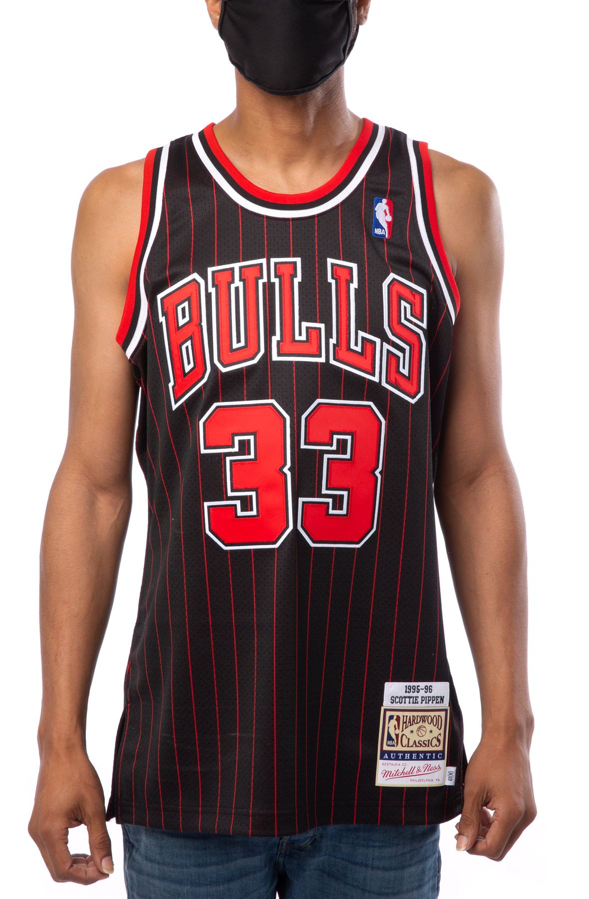 Mitchell & Ness Chicago Bulls Scottie Pippen '95-'96 Swingman Jersey  (Black/Red, L)