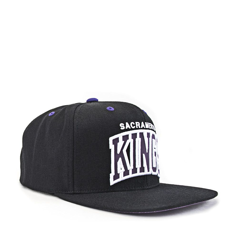 Men's Mitchell & Ness Black/White Sacramento Kings Snapback Adjustable Hat