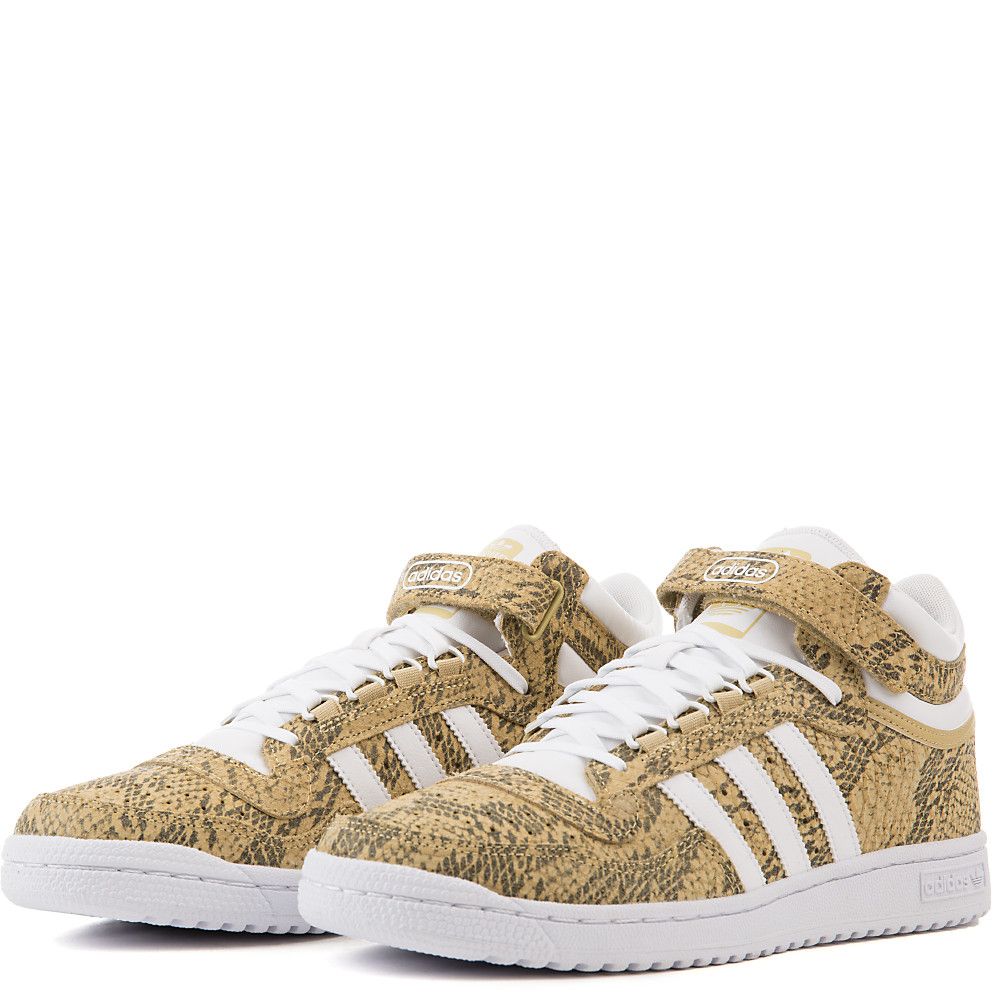 ADIDAS Men s Concord 2.0 Mid Athletic Lifestyle Sneaker AQ8168