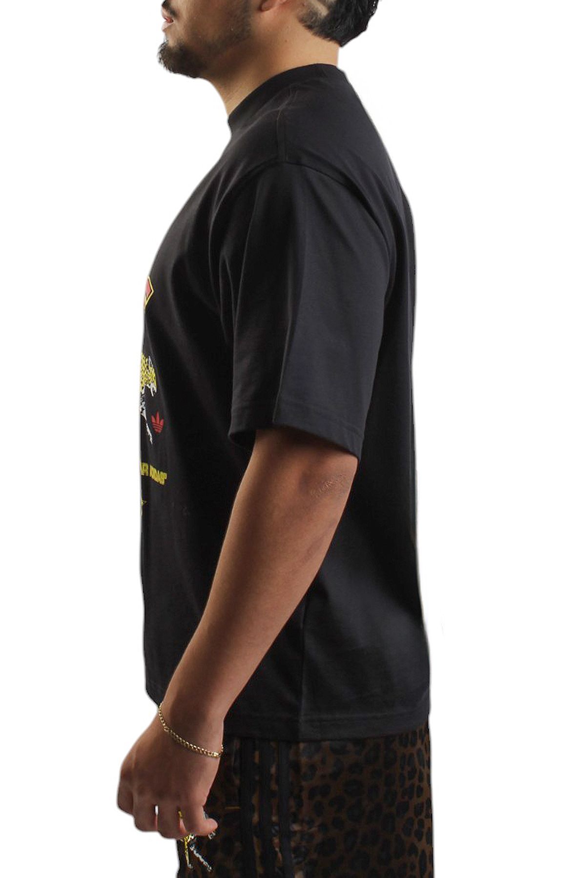 【adidas】ADIDAS ORIGINALS CHAMPIONS GRAPHIC 半袖Tシャツ ADIDAS Champions Graphic T-Shirt KA4553 - Shiekh