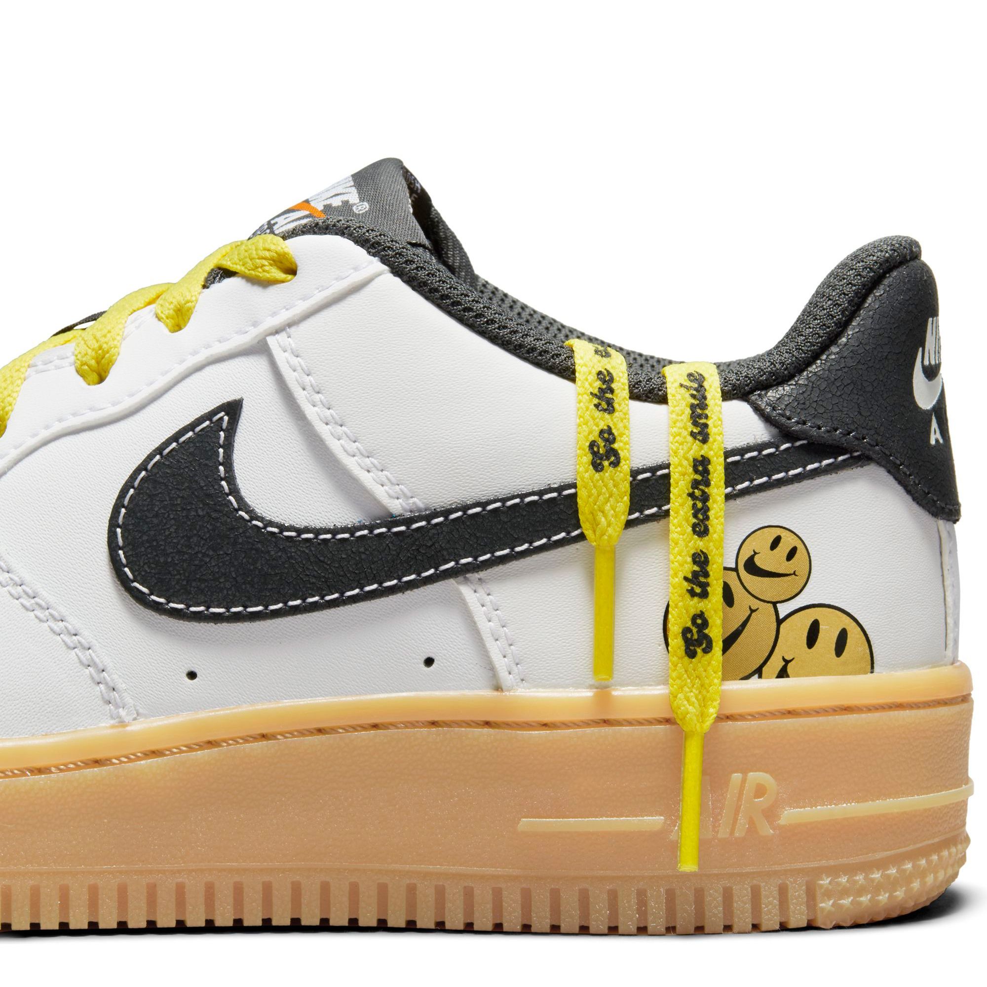 Nike Men's Air Force 1 LV8 Go The Extra Smile Casual Shoes