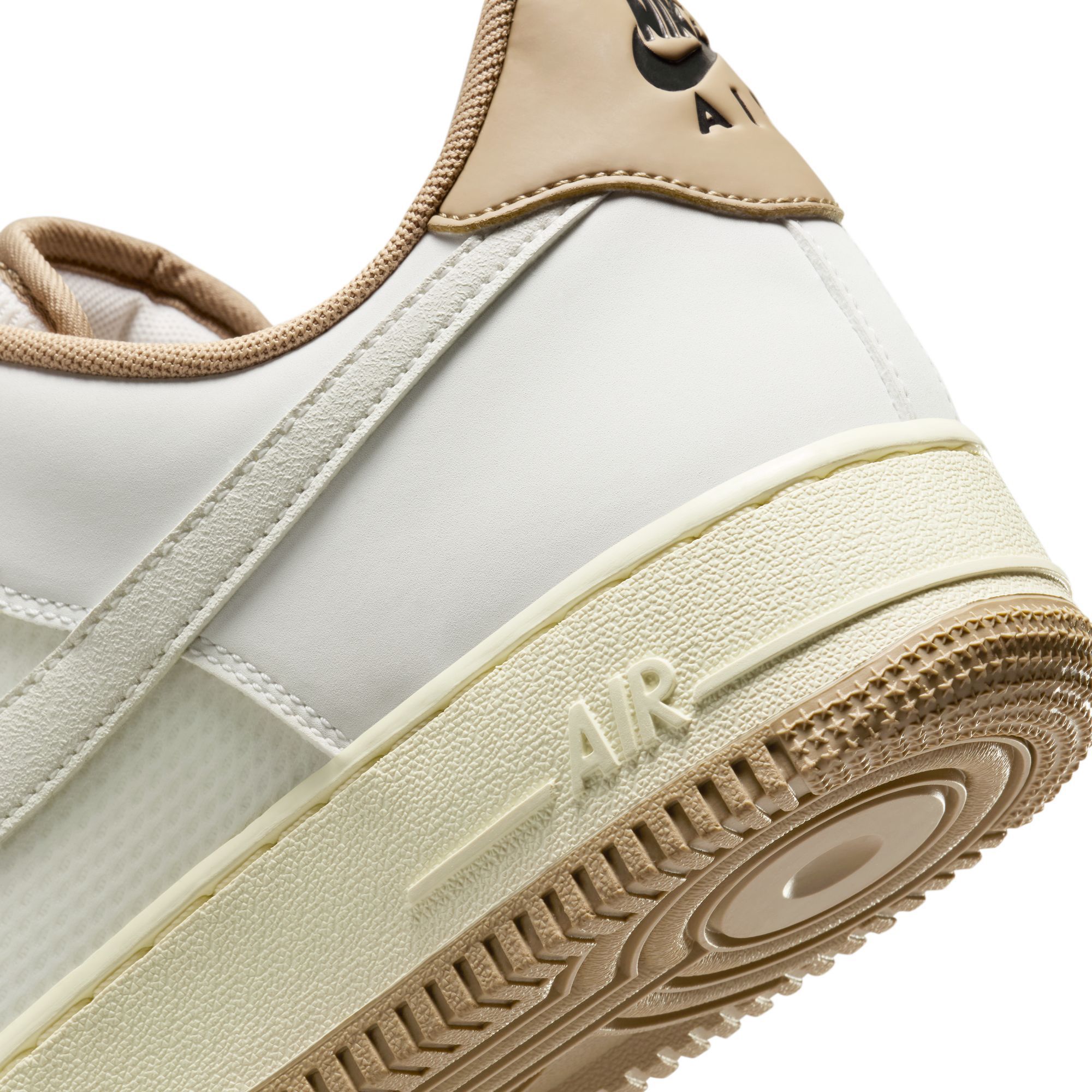 NIKE Air Force 1 '07 LV8 FZ5225 100 - Shiekh