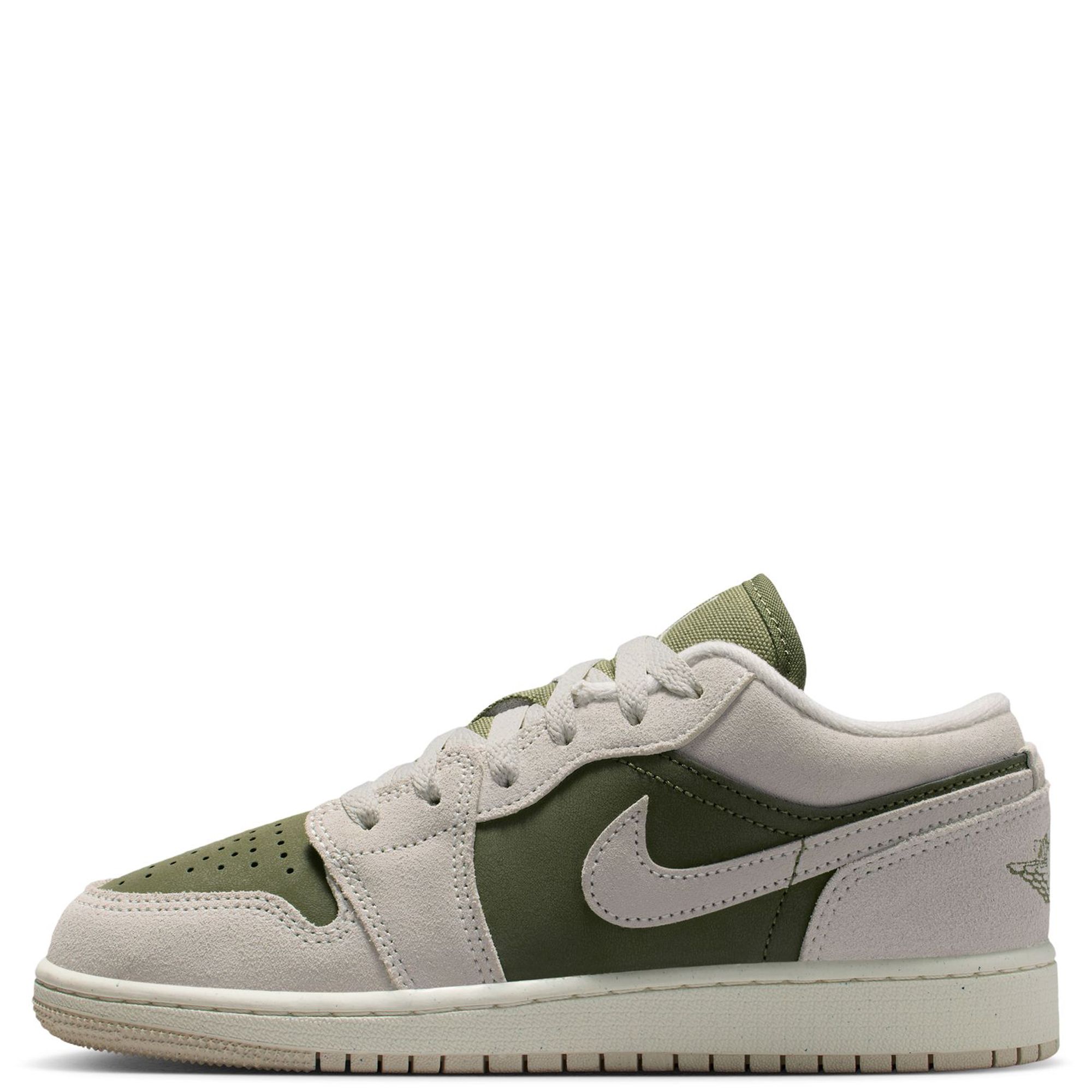 JORDAN Grade-School Air Low SE HV4396 201 - Shiekh