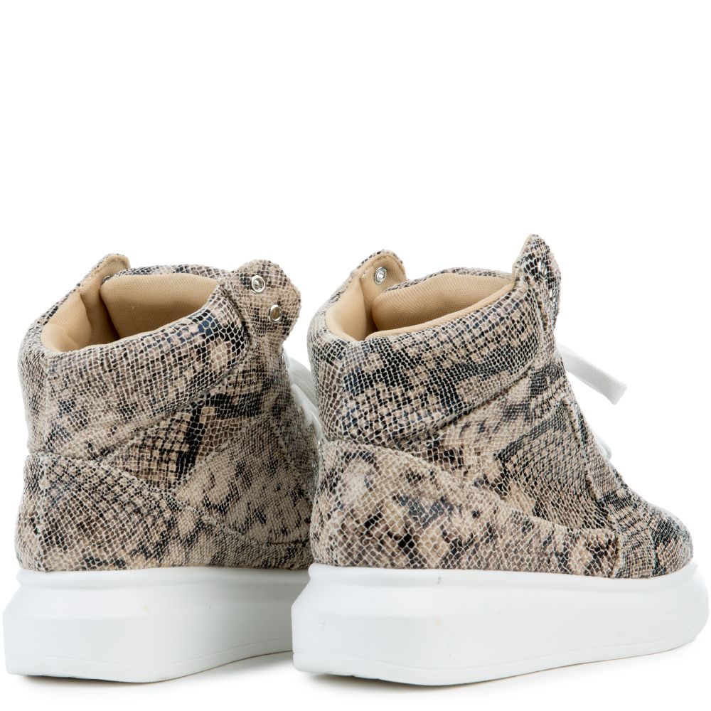 cape robbin sneaker boot