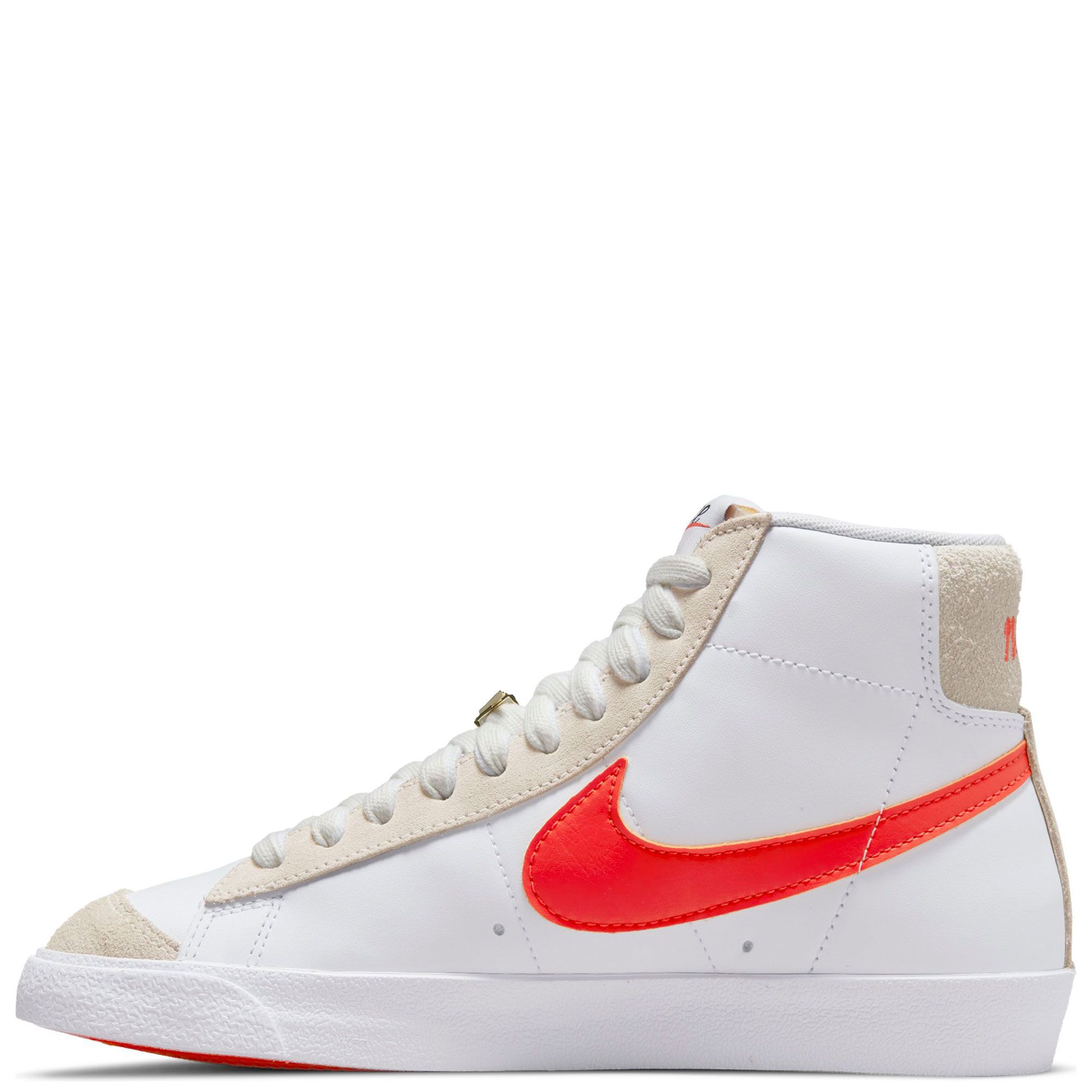 NIKE Blazer Mid '77 SE DH6757 100 - Shiekh