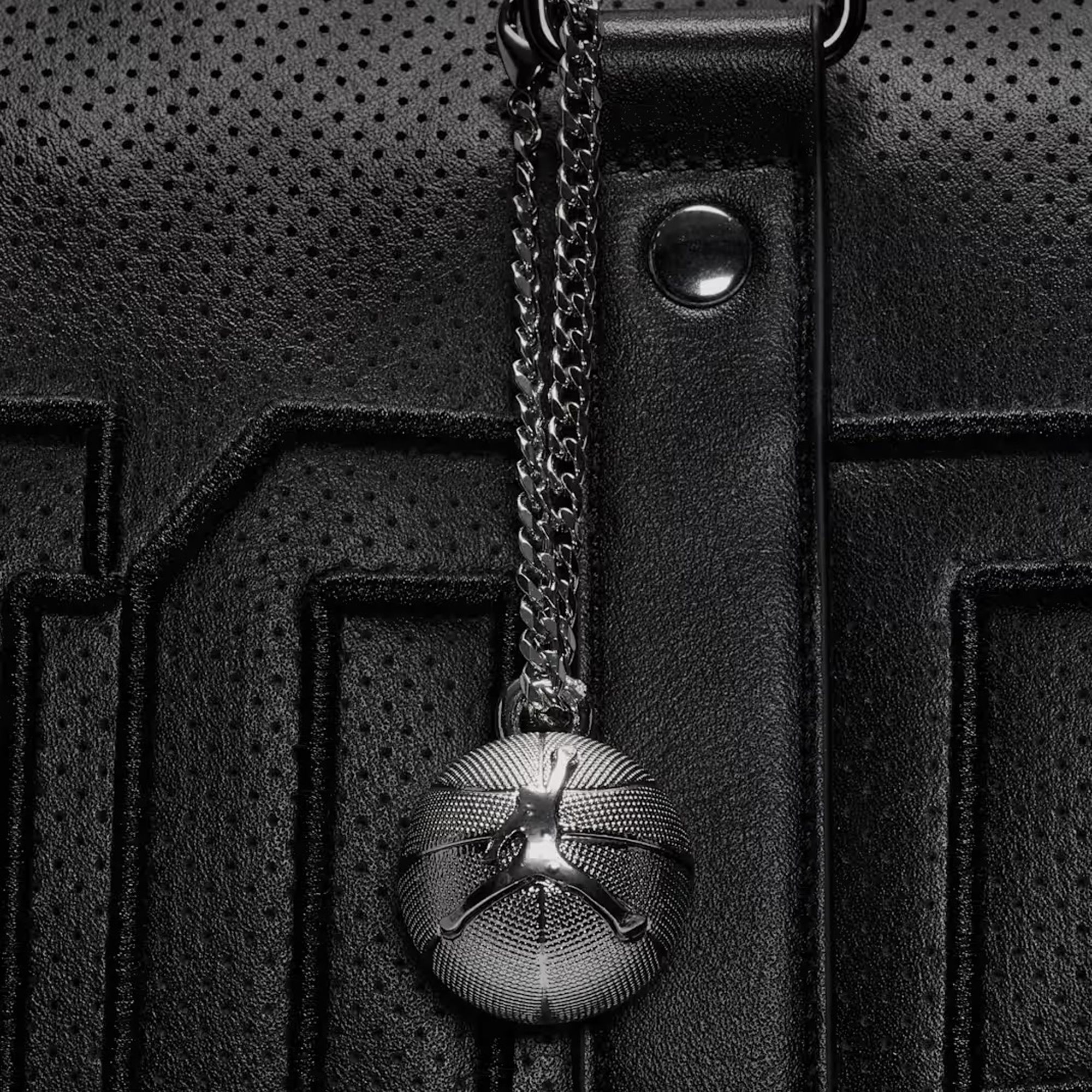 JORDAN Perforated Duffel (25L) LM9187 023 - Shiekh