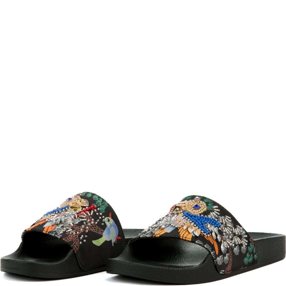 【Steve Madden】HAILEEサンダル HAILEE Bone Leather Women's Square-Toe Raffia Block Heel