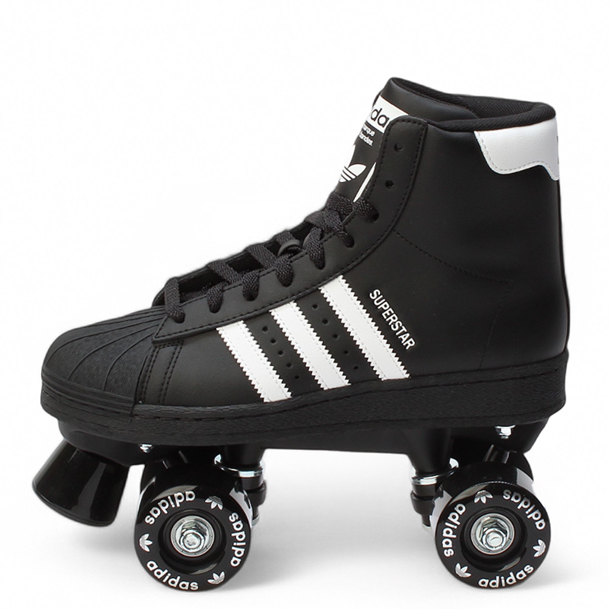 【即発】adidas SUPERSTAR 82 ローラースケート JI3535 ADIDAS Superstar 82 Roller Skates JI3535 - Shiekh