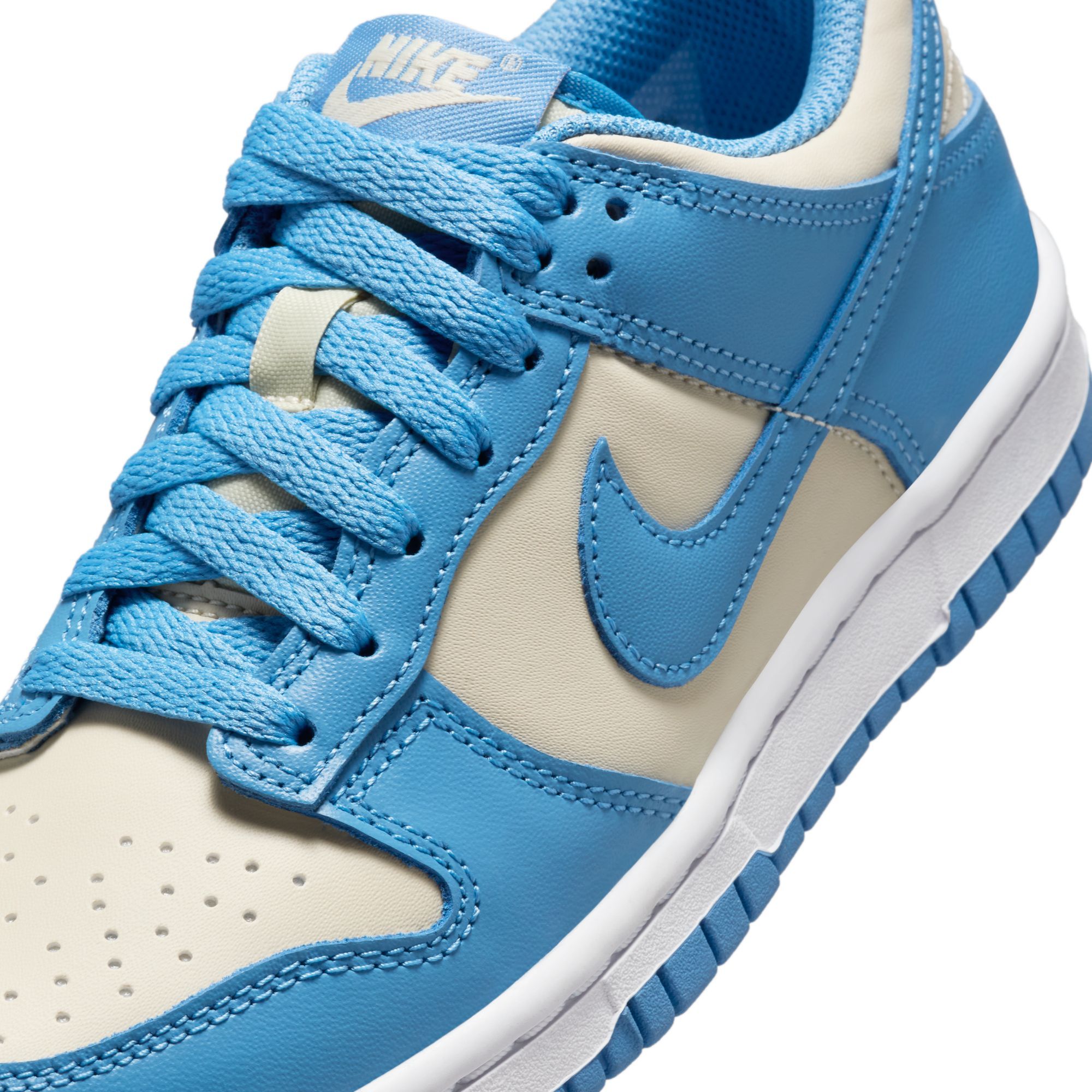 バンビー　フェアリー NIKE Grade-School Dunk Low FB9109 400 - Shiekh
