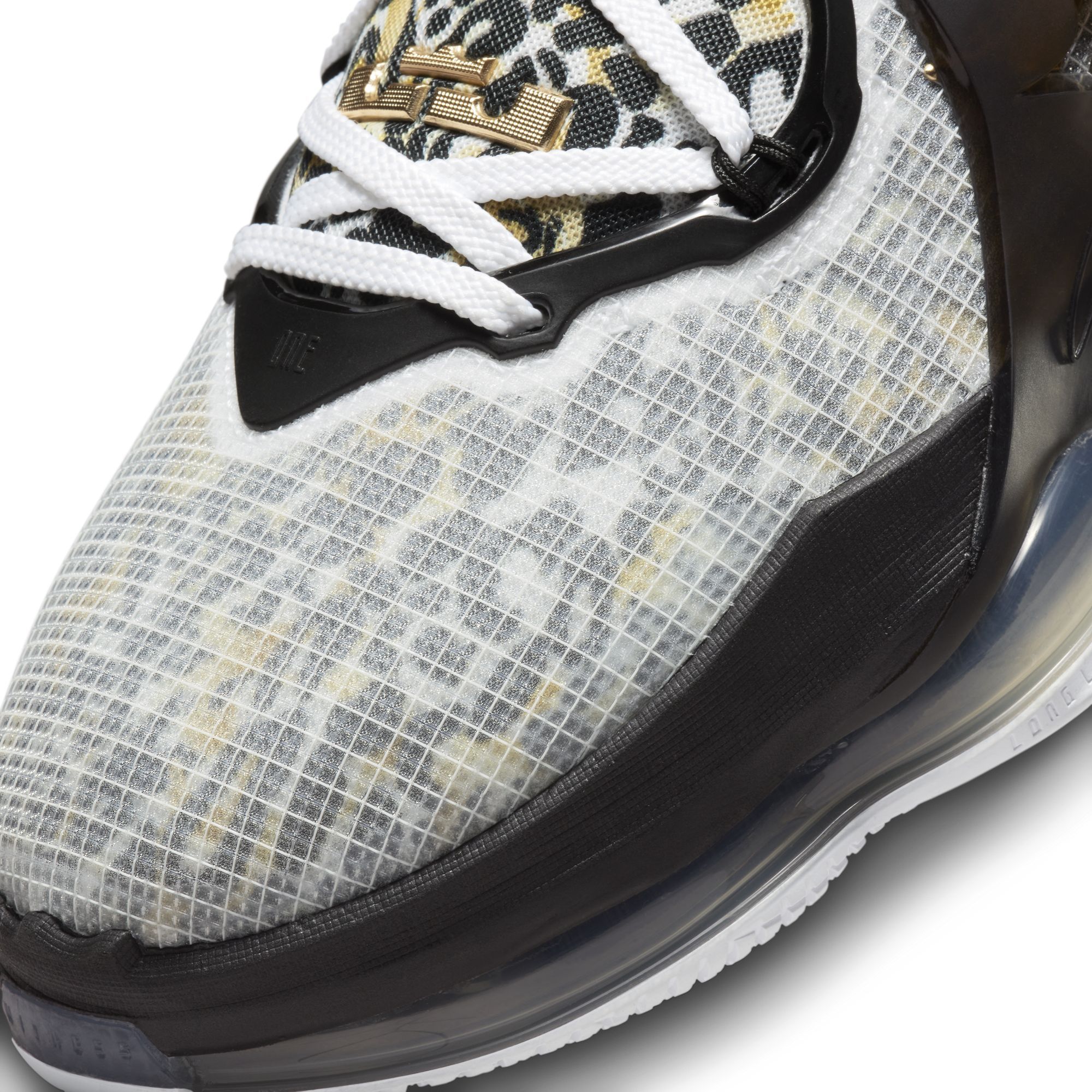 NIKE LeBron 19 CZ0203 100 - Shiekh