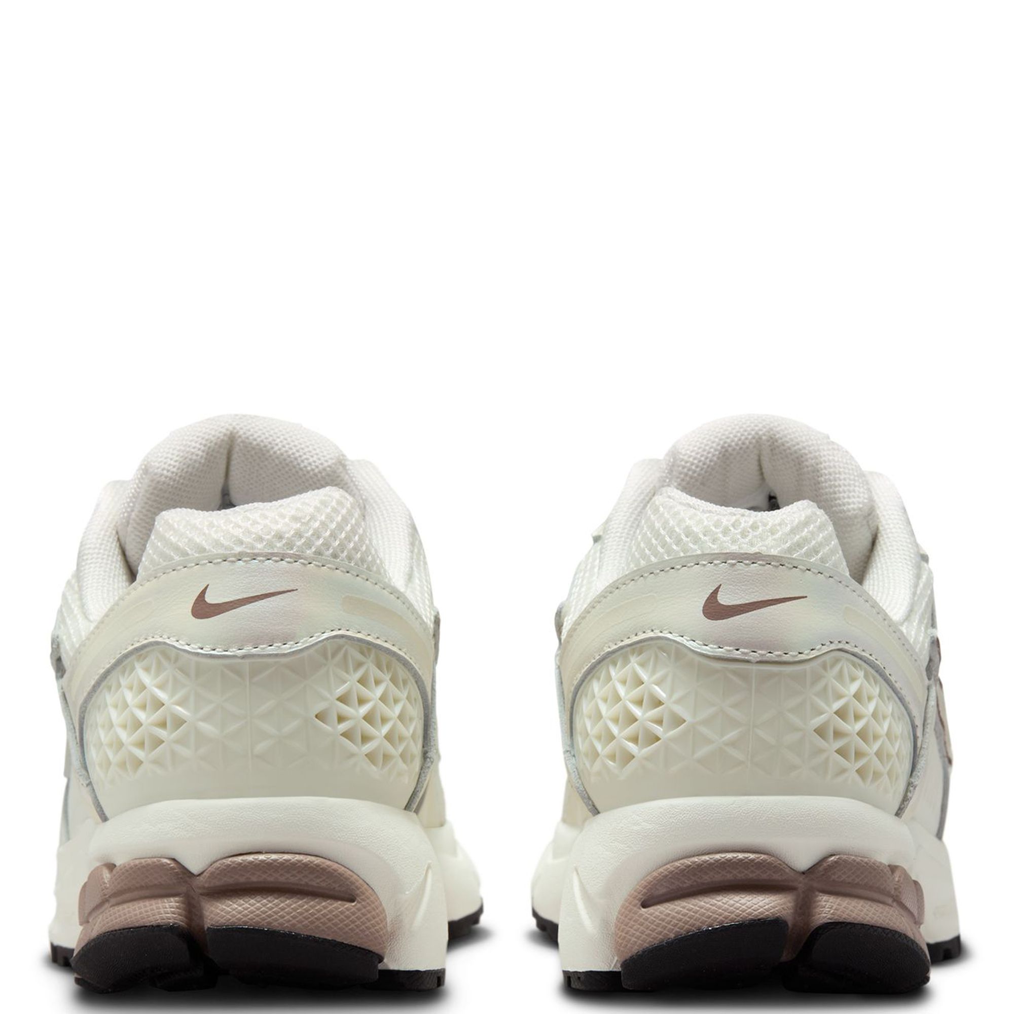 NIKE Women's Zoom Vomero 5 IB8129 133 - Shiekh NIKE Women's Zoom Vomero 5 IB8129 133 - Shiekh