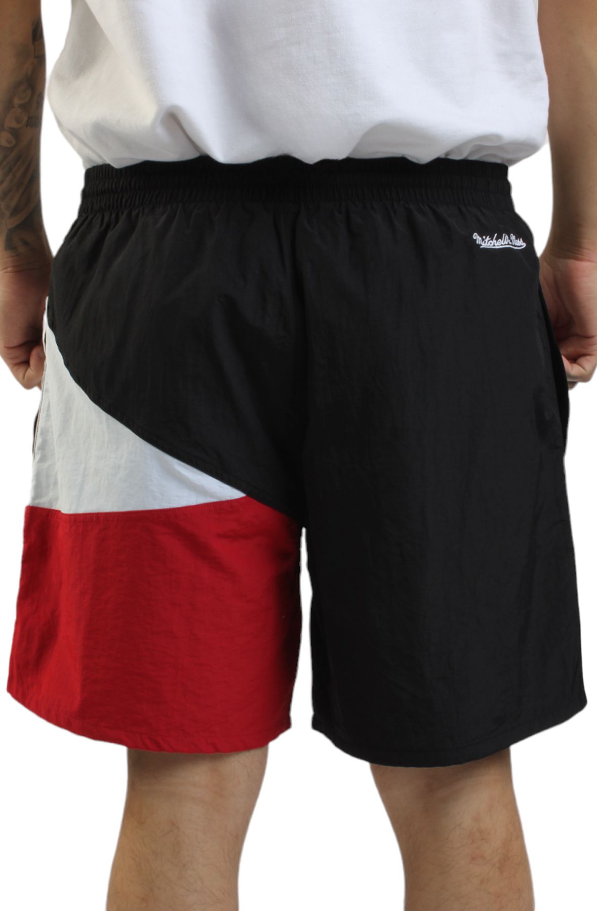 mitchell and ness black bulls shorts