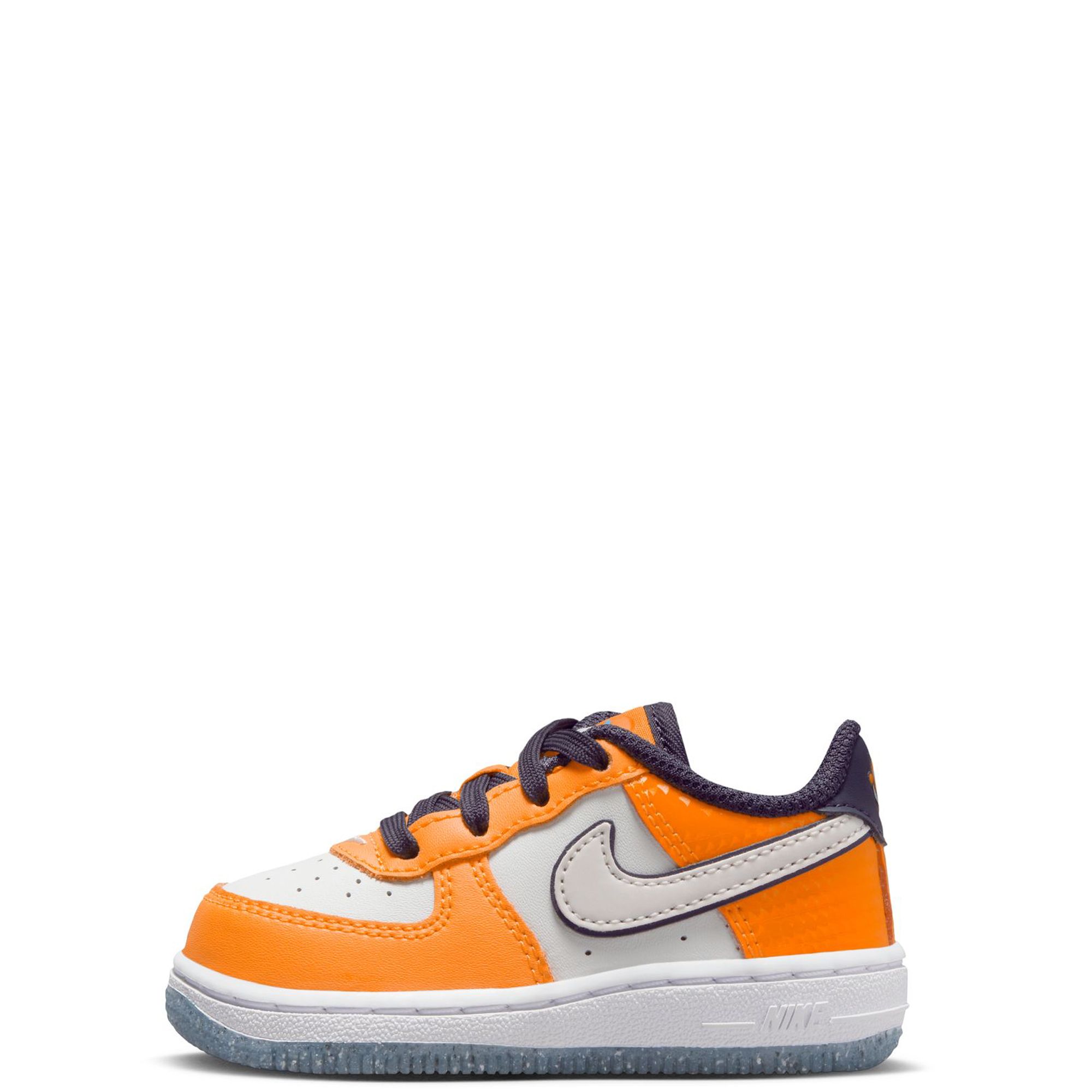 Boys store orange nikes