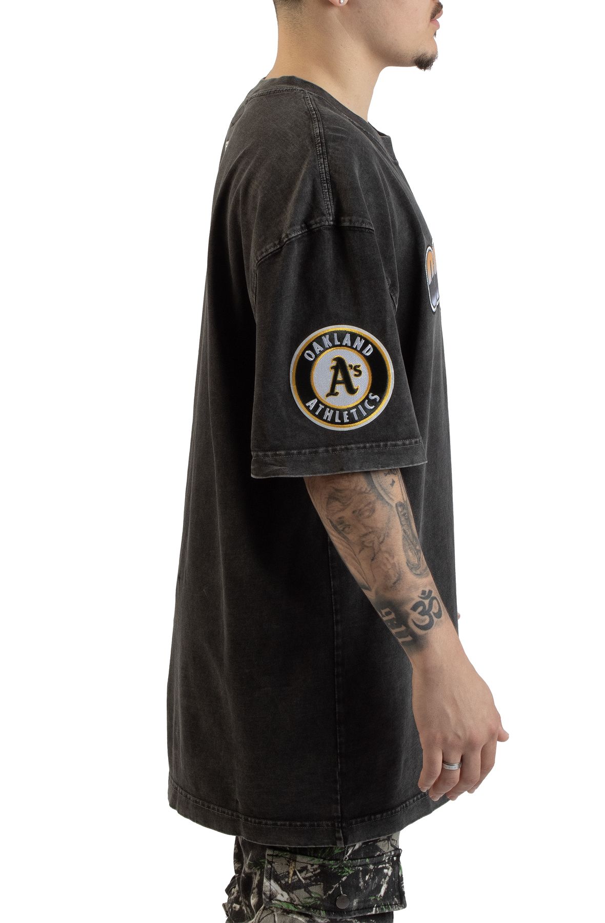 PRO STANDARD MLB Oakland Athletics Chrome T-Shirt LOA1314898-WBK PRO STANDARD MLB Oakland Athletics Chrome T-Shirt LOA1314898-WBK