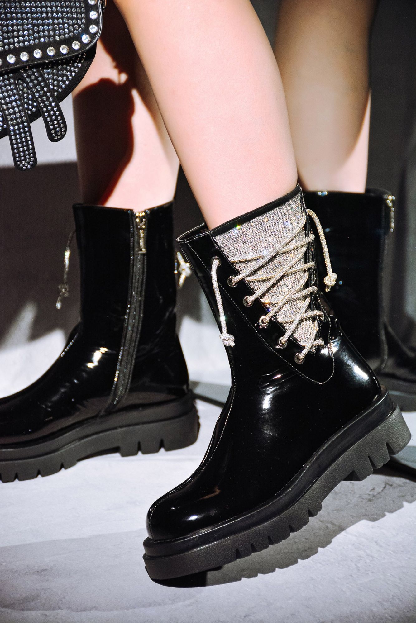 CHOBIN♥•*¨*•.¸♬︎ CAPE ROBBIN PAVI - PAVI-BLK-X-BLACK - Shiekh