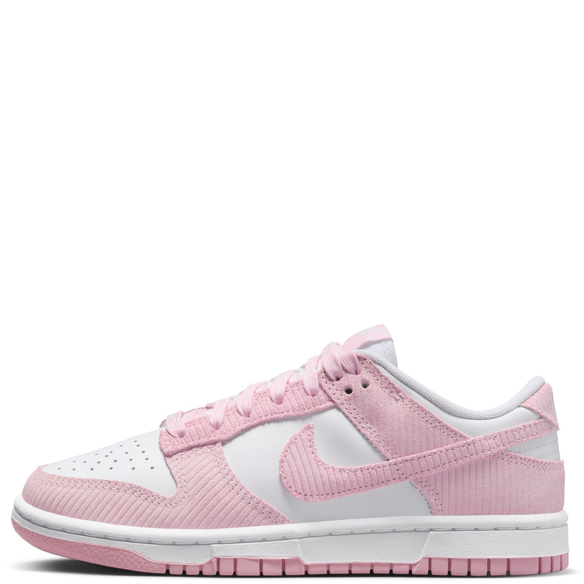 The Nike SB Dunk Low Gets Dressed in Bubblegum Pink  Sneakers shoes  outfit, Pink shoes outfit, Pink sneakers