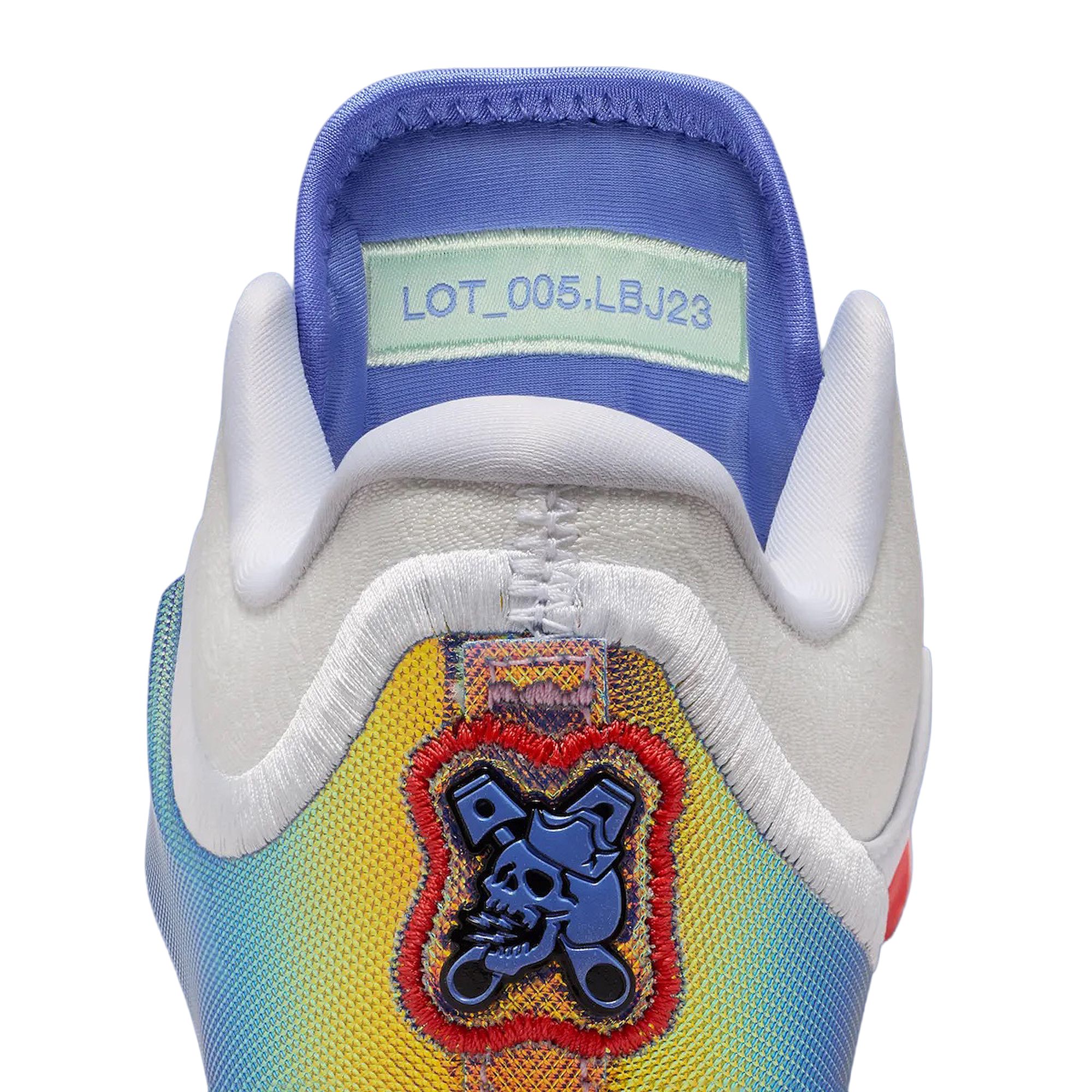 NIKE LeBron 23 