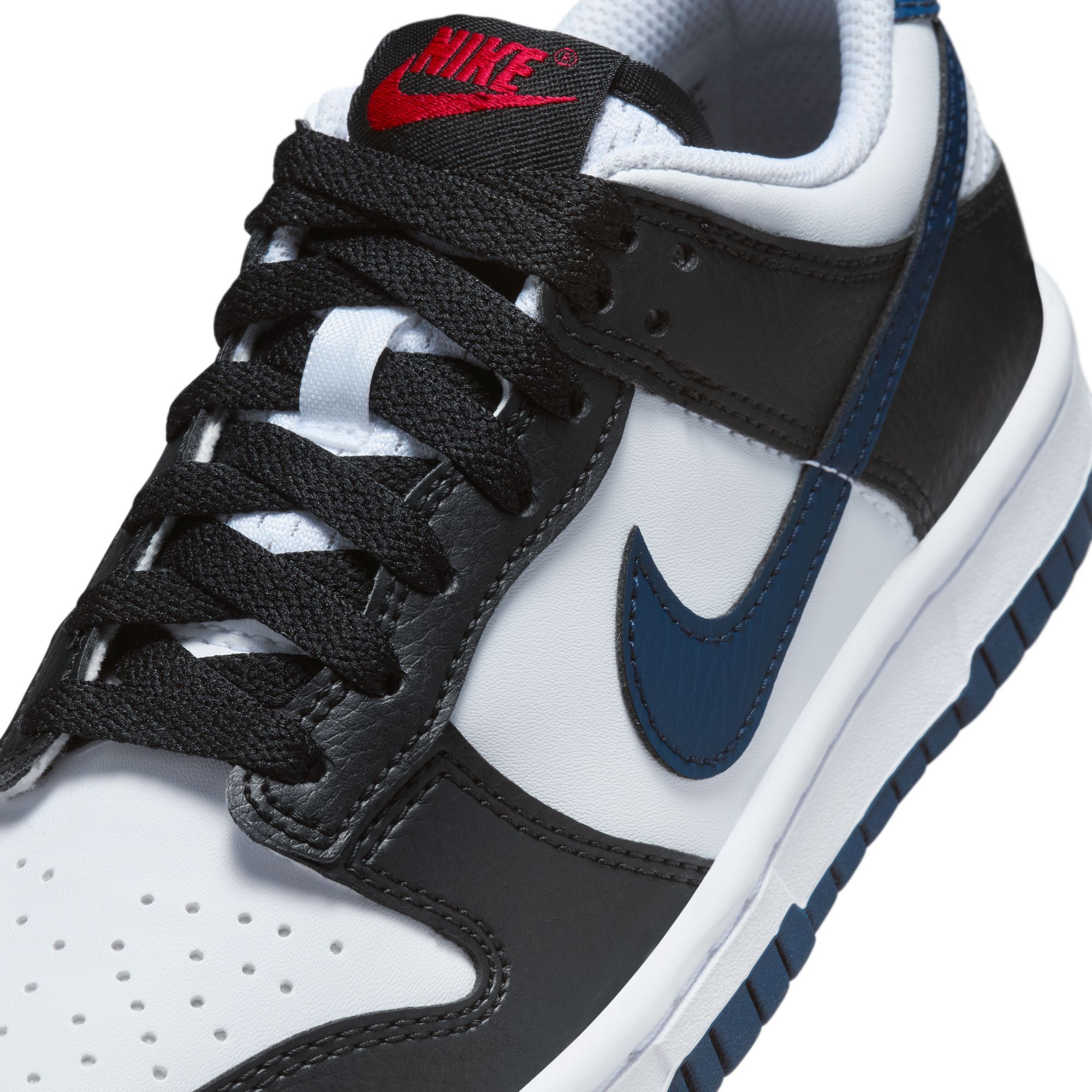 grade school nike dunk low
