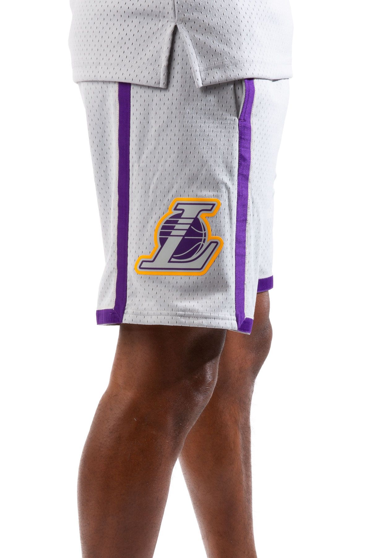  Mitchell & Ness Los Angeles Lakers Men's 2009 Reload 2.0  Swingman Shorts : Sports & Outdoors