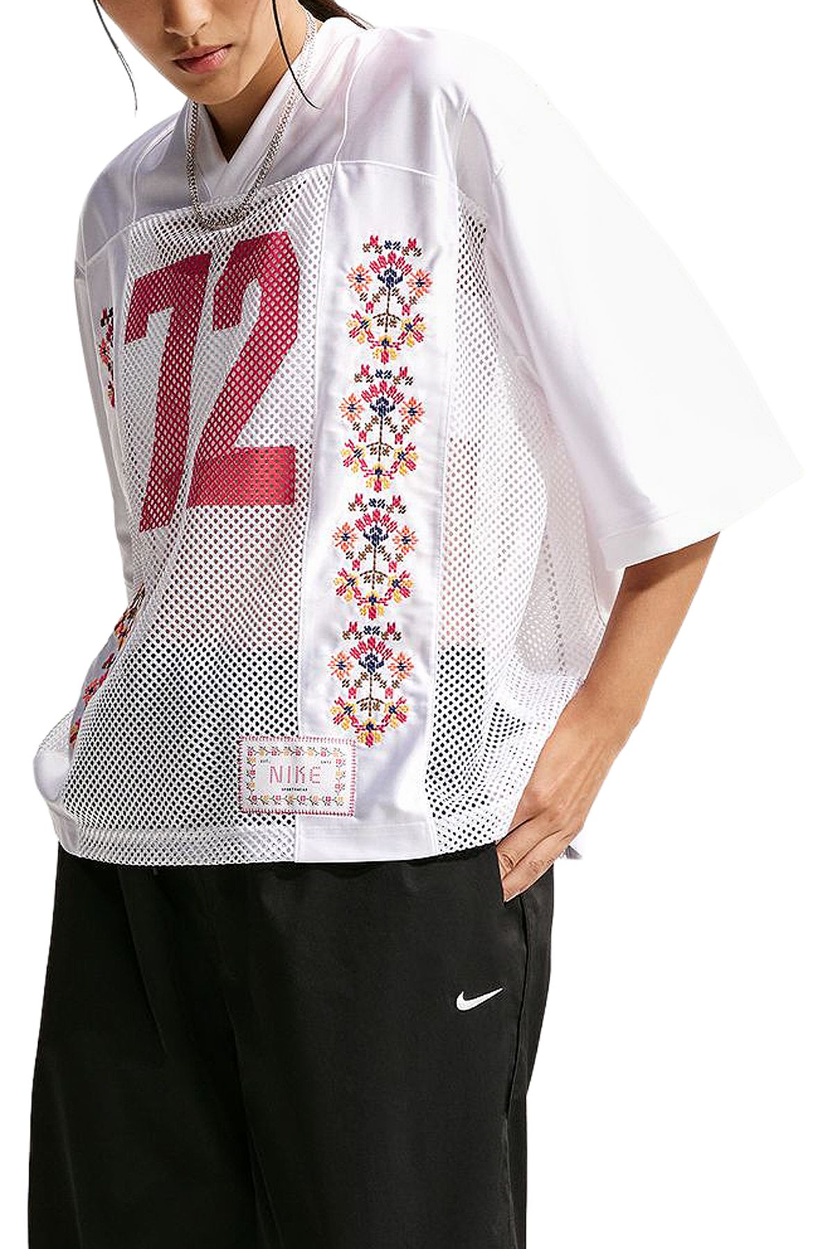 NIKE Sportswear Oversized Short-Sleeve Graphic Jersey IW1062 100