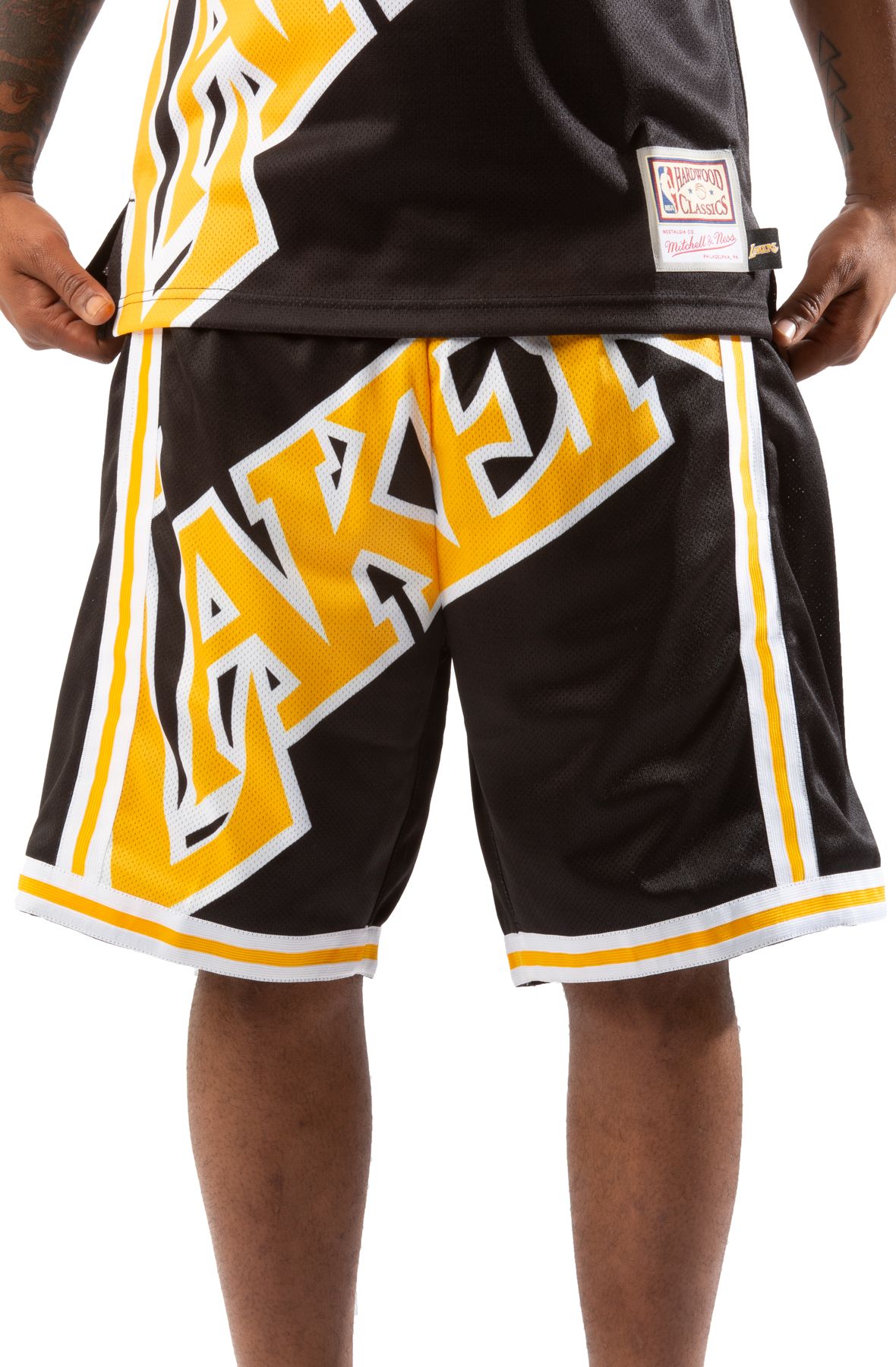 Men’s Mitchell & Ness Just Don Lakers Shorts S
