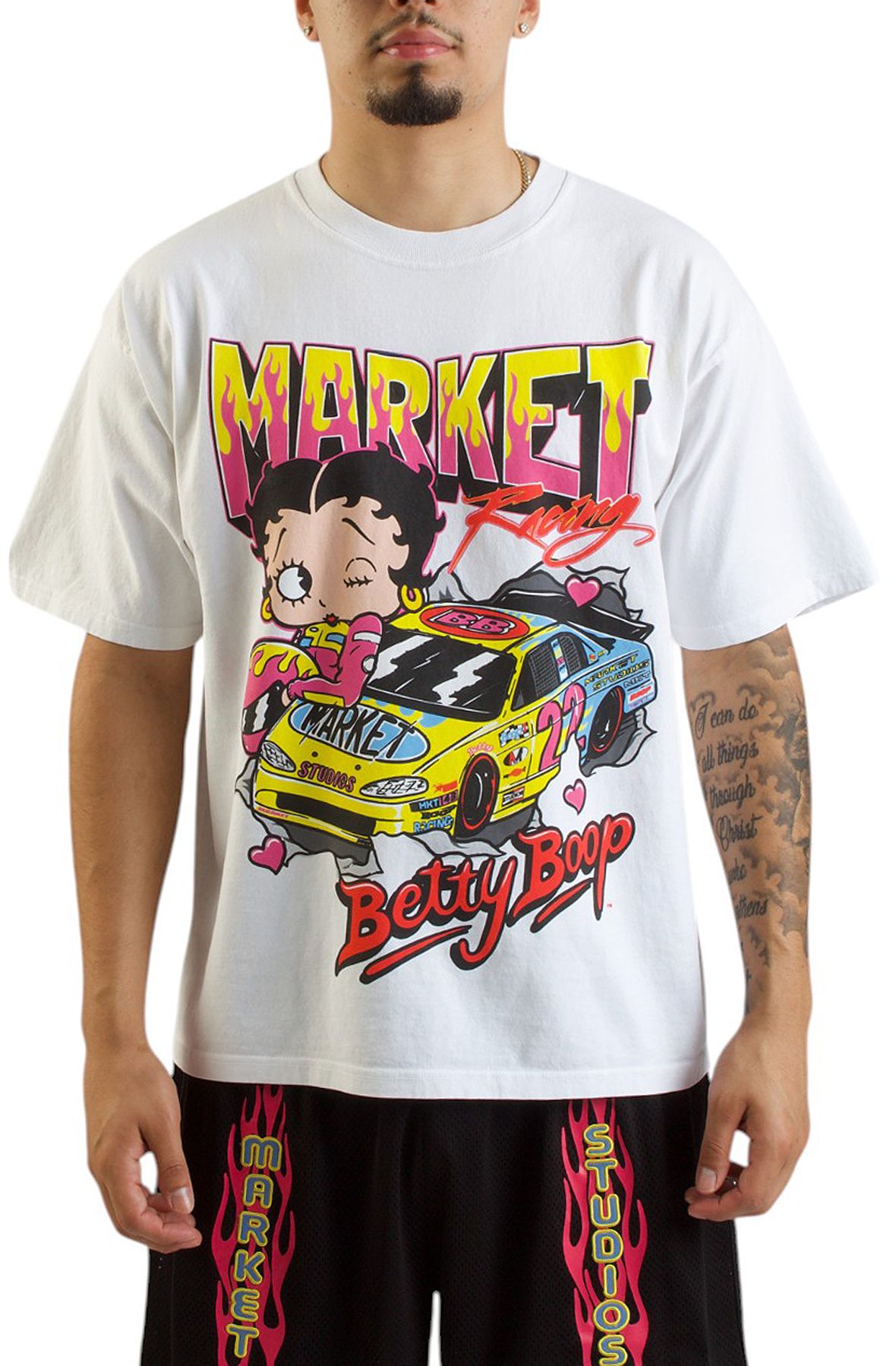 ◇LENINA◇ BETTY city print Tshirt_LIGHT BEIGE Betty Boop On the Run Baby Tee - Cream | Fashion Nova