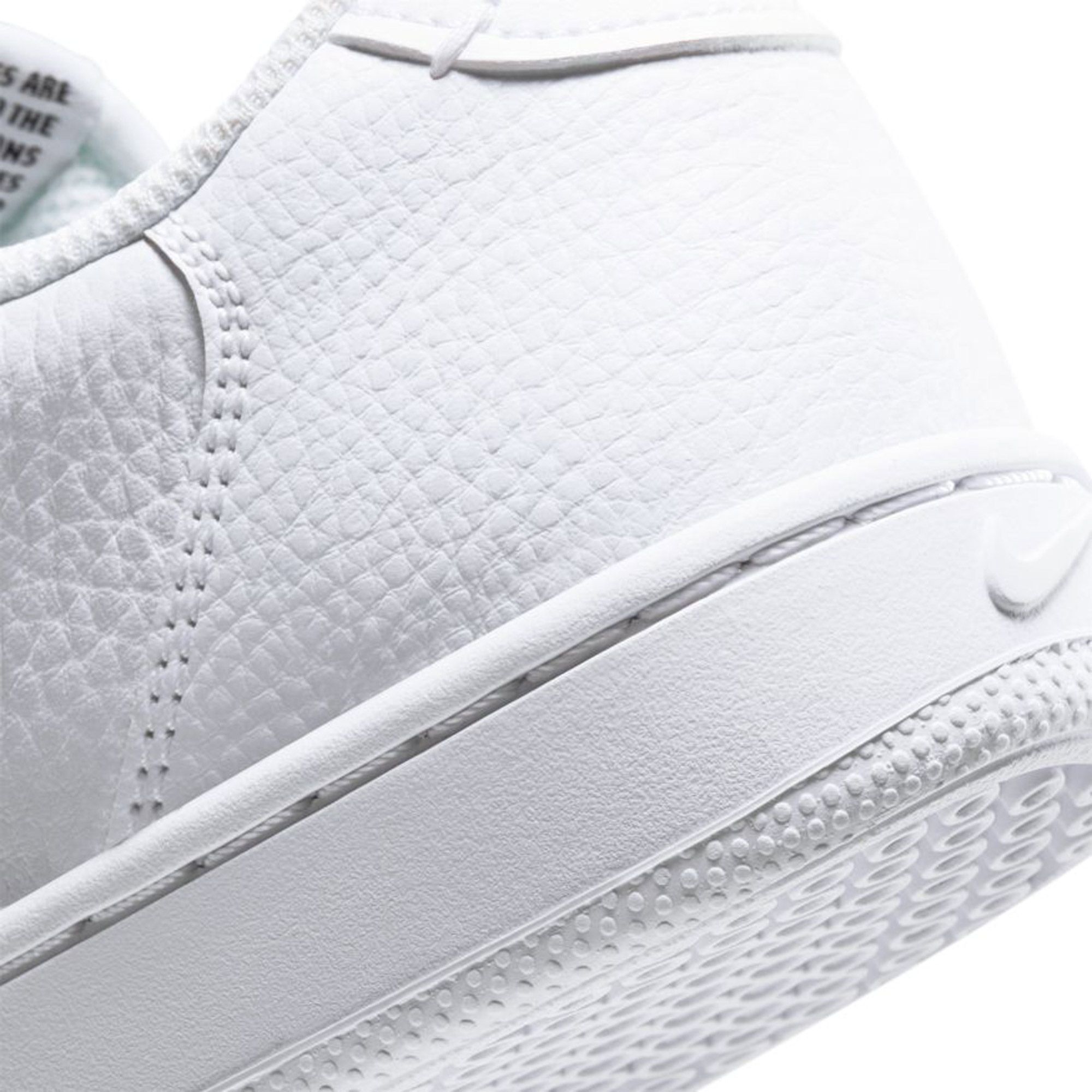 cw1067 nike