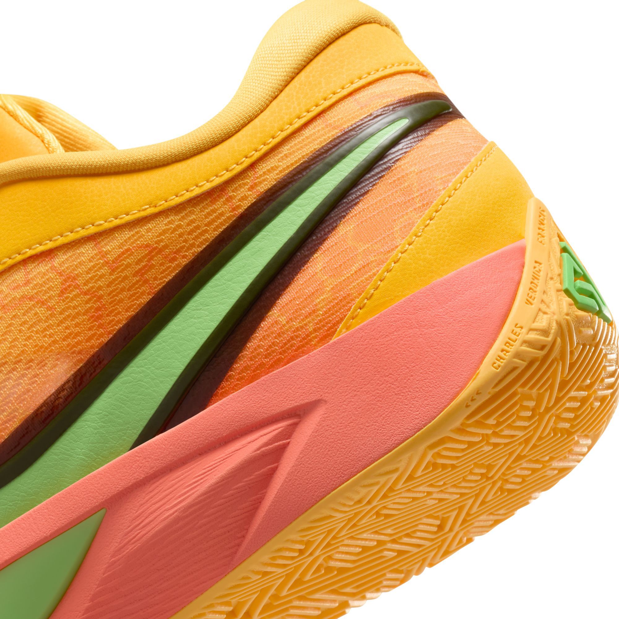 NIKE Giannis Freak 6 