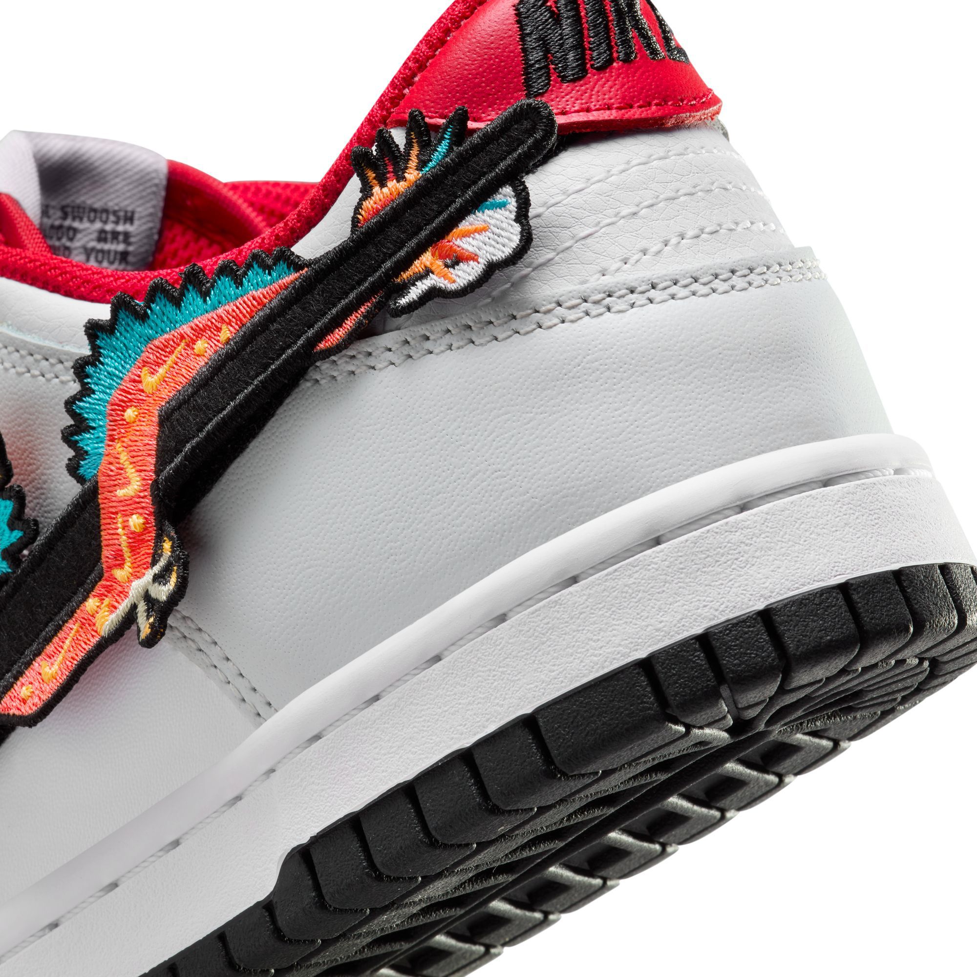 NIKE Grade School Dunk Low FZ5528 101 - Shiekh