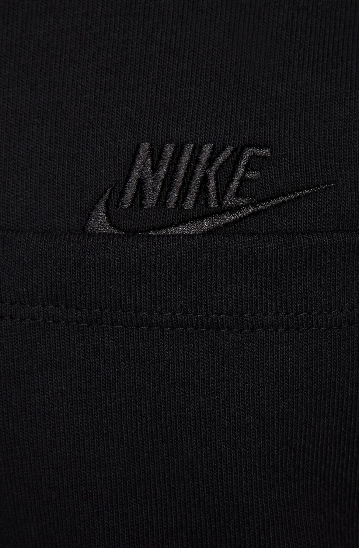 NIKE Sportswear Premium Essentials Long-Sleeve Pocket T-Shirt DR7929 ...