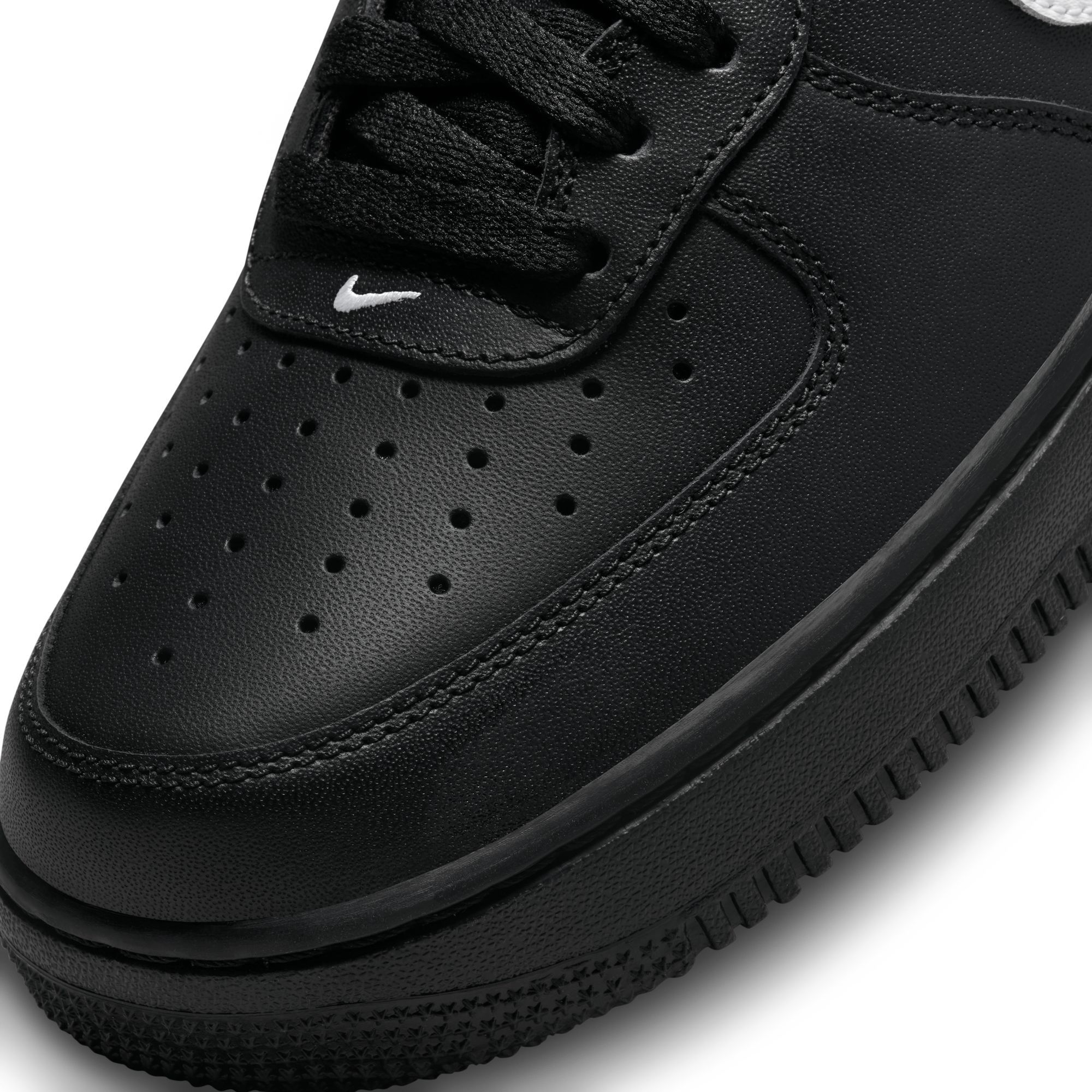NIKE Air Force 1 '07 FZ0627 010 - Shiekh