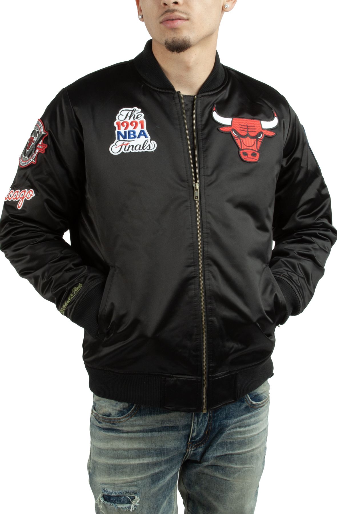 Chicago Bulls Mitchell & Ness Satin Bomber Jacket – Official Chicago Bulls  Store