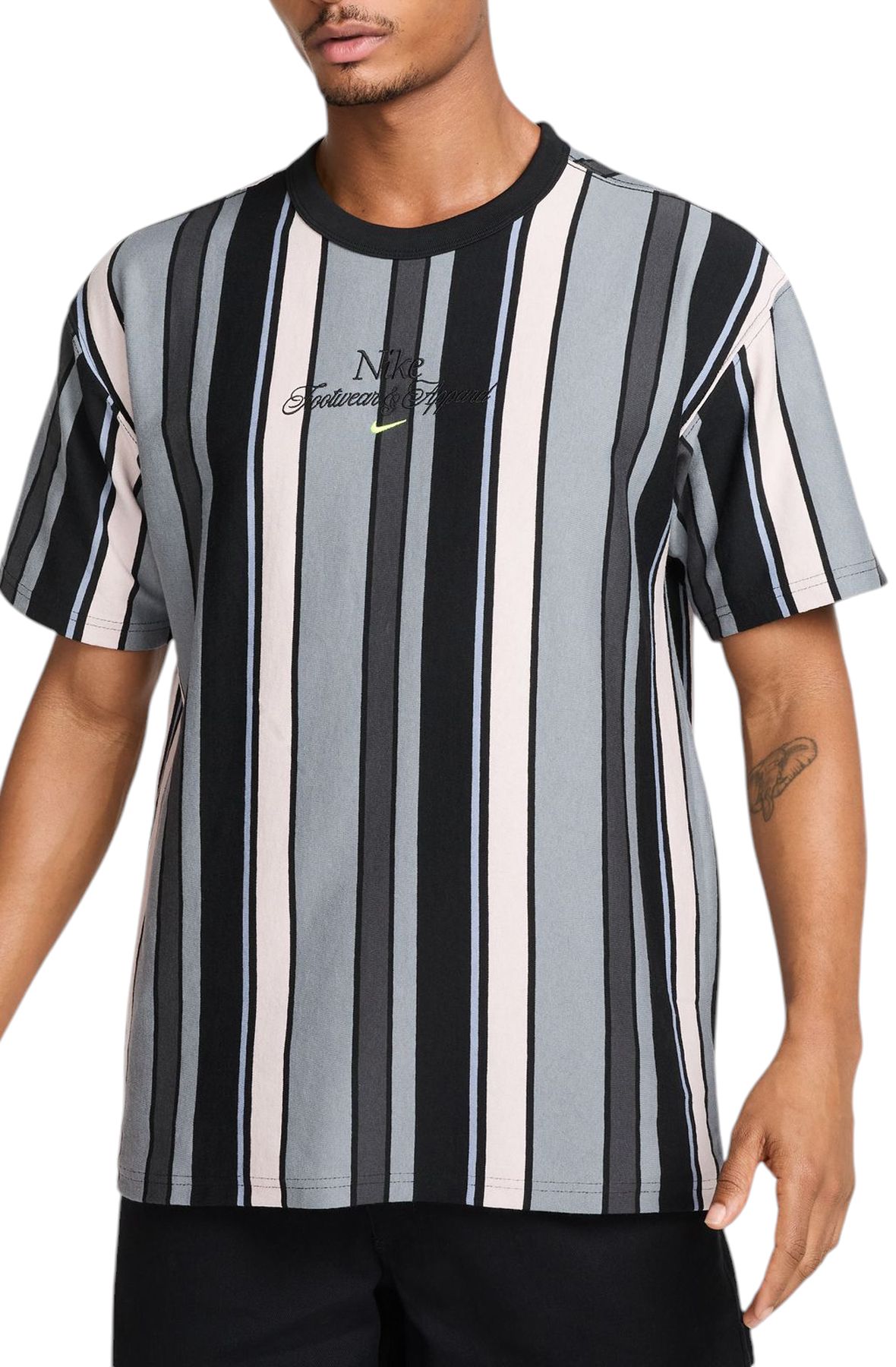 Nike::Tシャツ:XL[RESALE] NEW NIKE SPORTSWEAR 