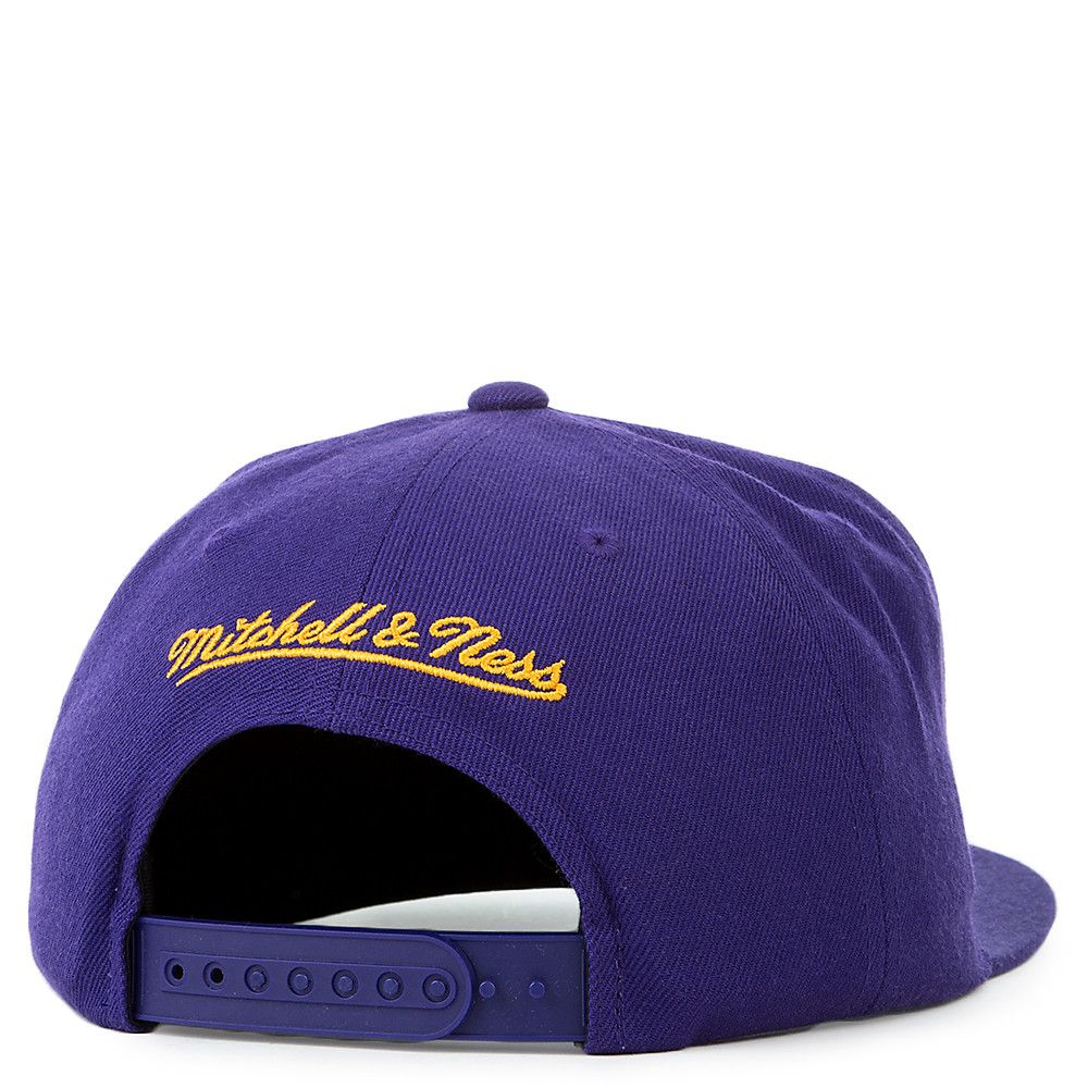 Mitchell & Ness, Accessories, Nwot Mitchell Ness Lakers Back To Back 8788  Champions Nba Hwc Hat