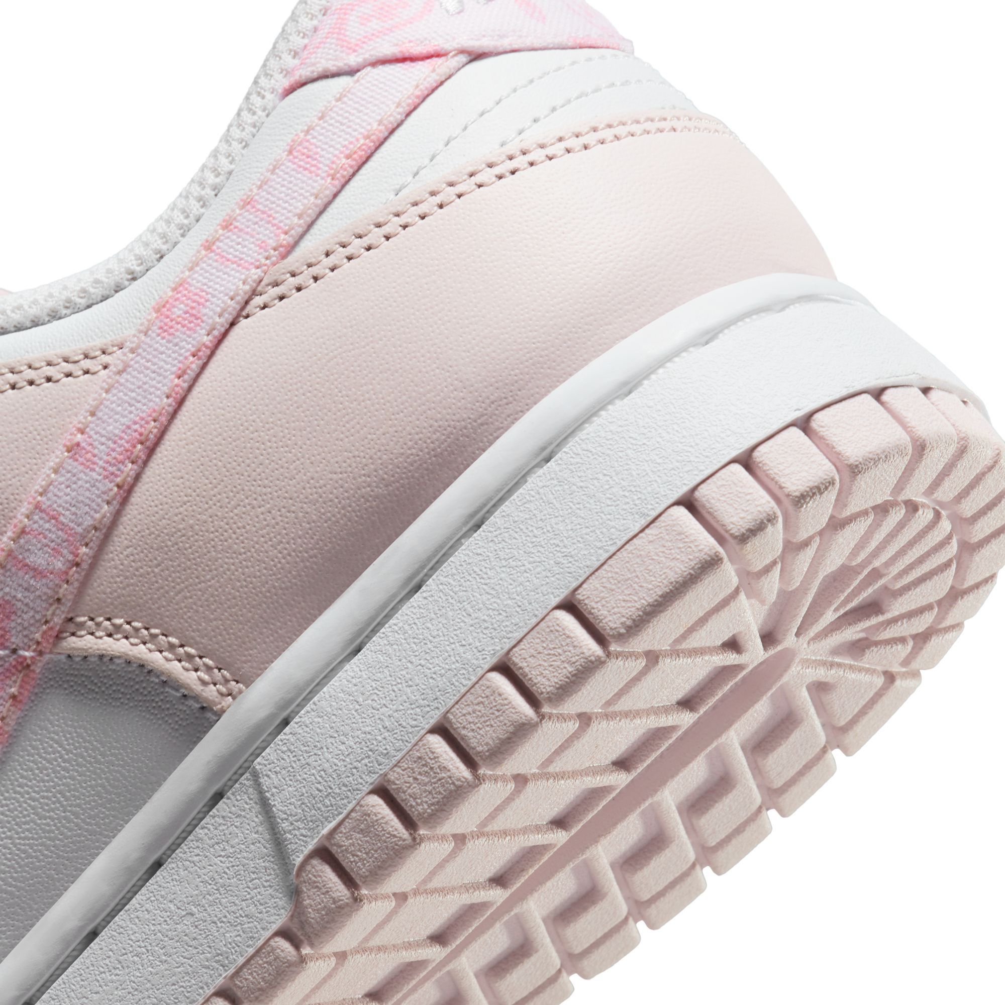 NIKE Dunk Low FD1449 100 - Shiekh