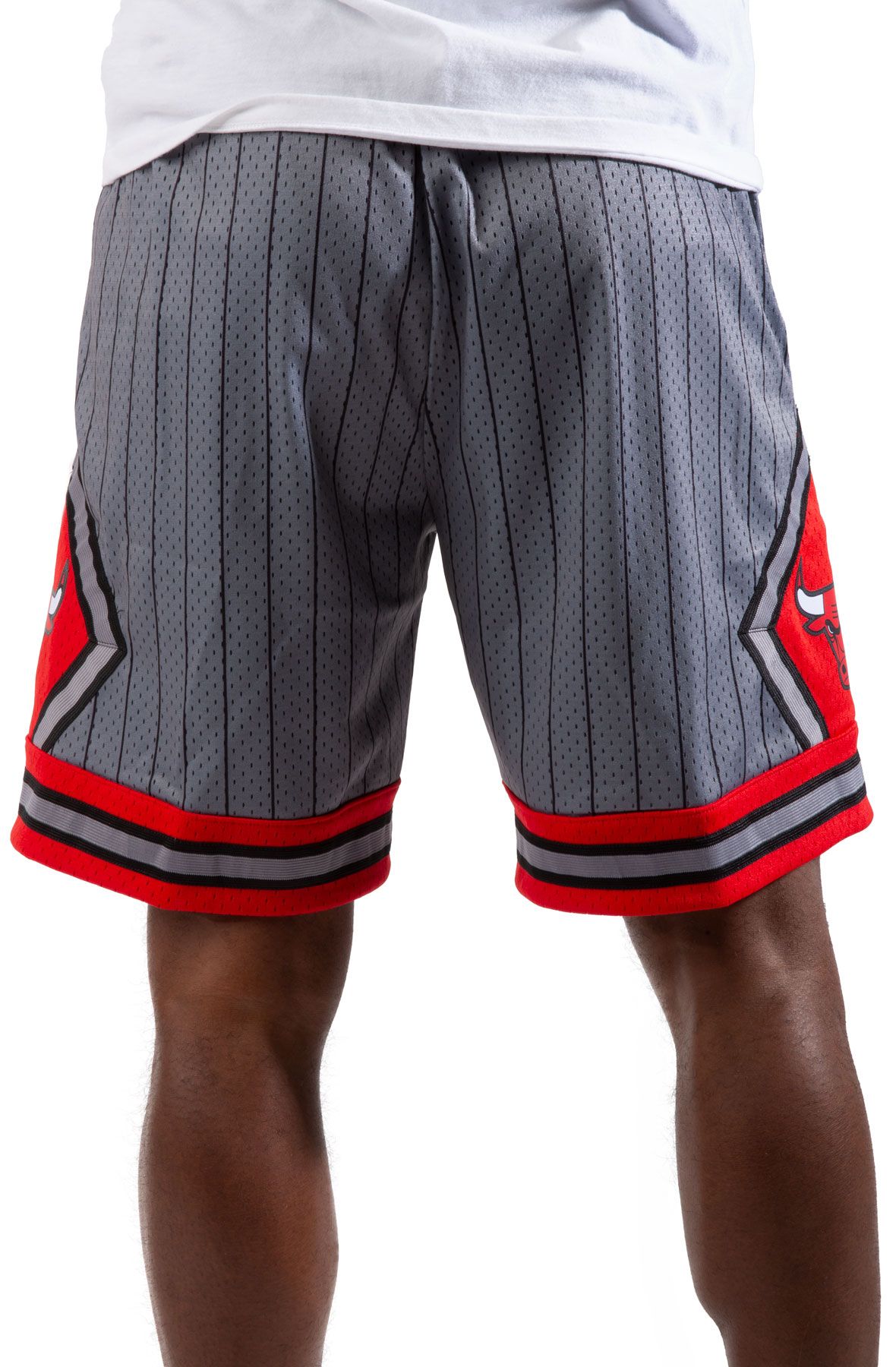 Mitchell & Ness Swingman Chicago Bulls Reload 2.0 Youth Shorts – NYCMode