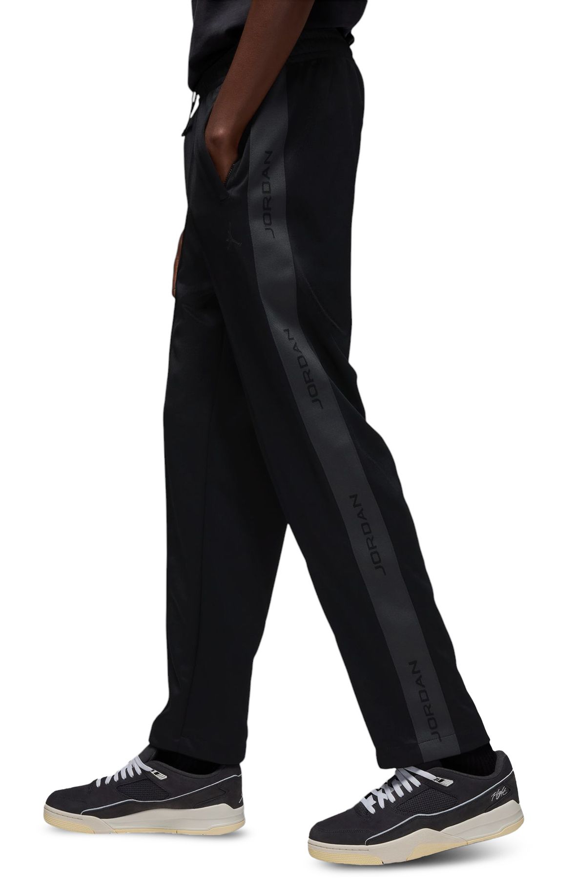 JORDAN Essentials Tracksuit Pants HF9341 010 - Shiekh