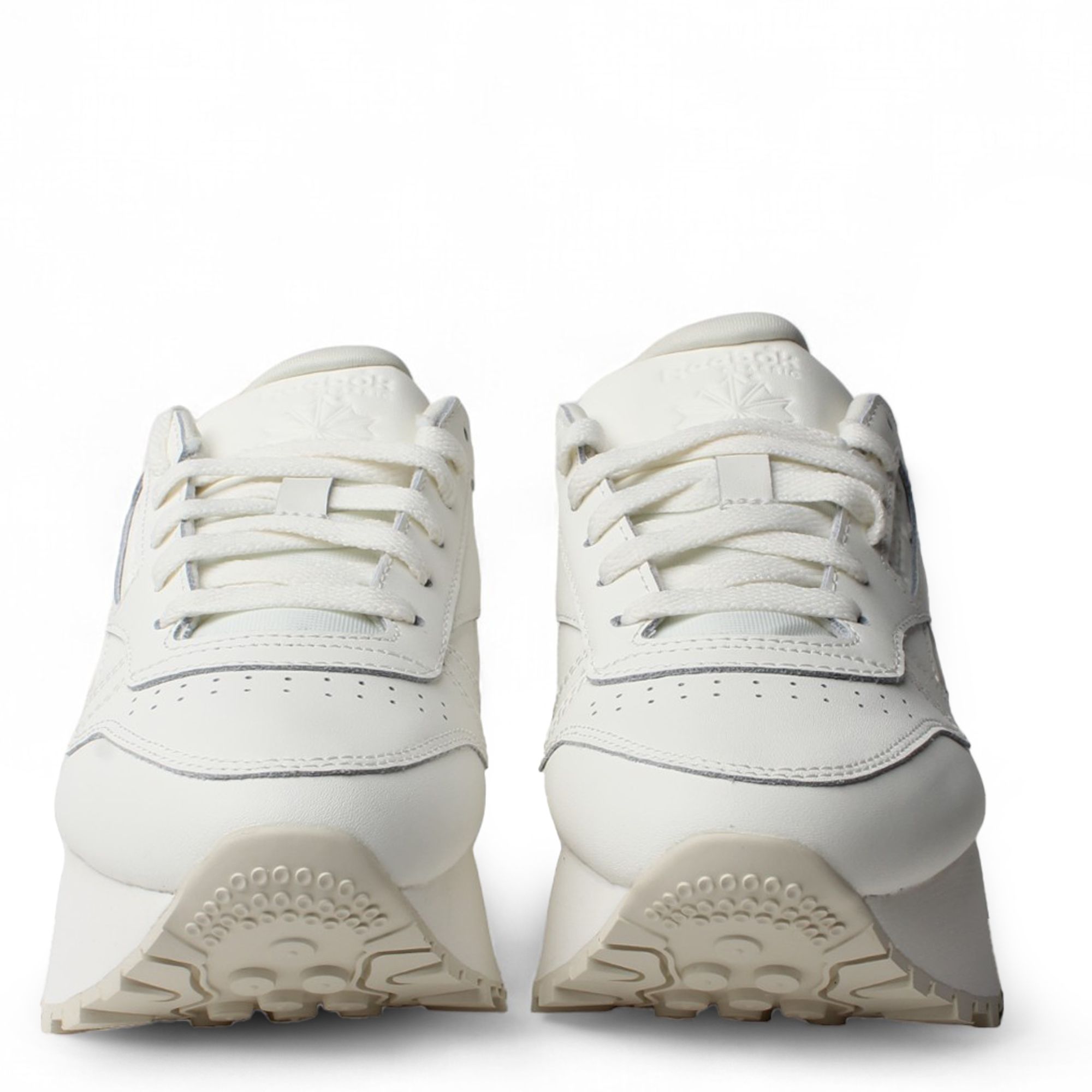靴 Reebok CLASSIC LEATHER TRIPLE LIFT 26.0 Amazon.com | Reebok Women's Classic Leather Triple Lift