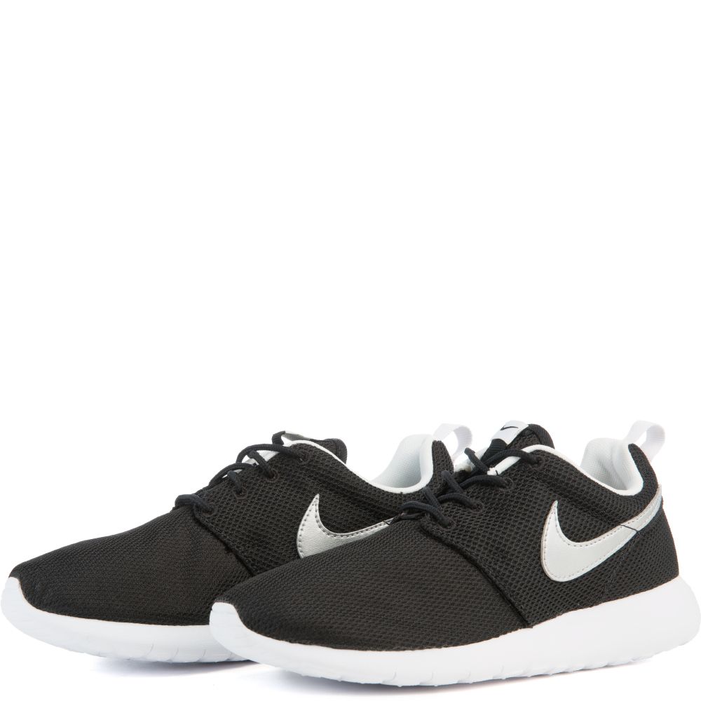 boys nike roshe one