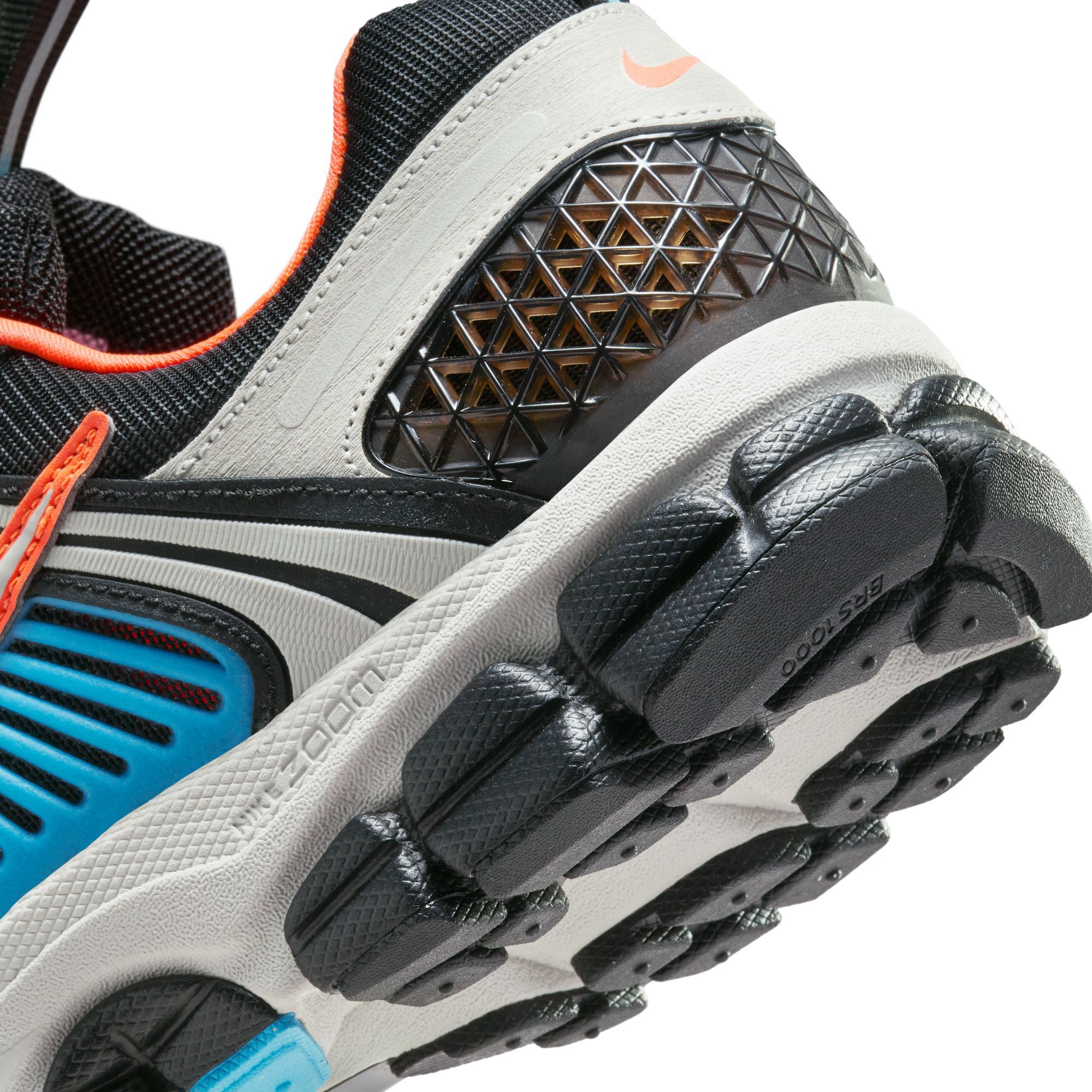 NIKE Zoom Vomero 5 FZ3963 010 - Shiekh